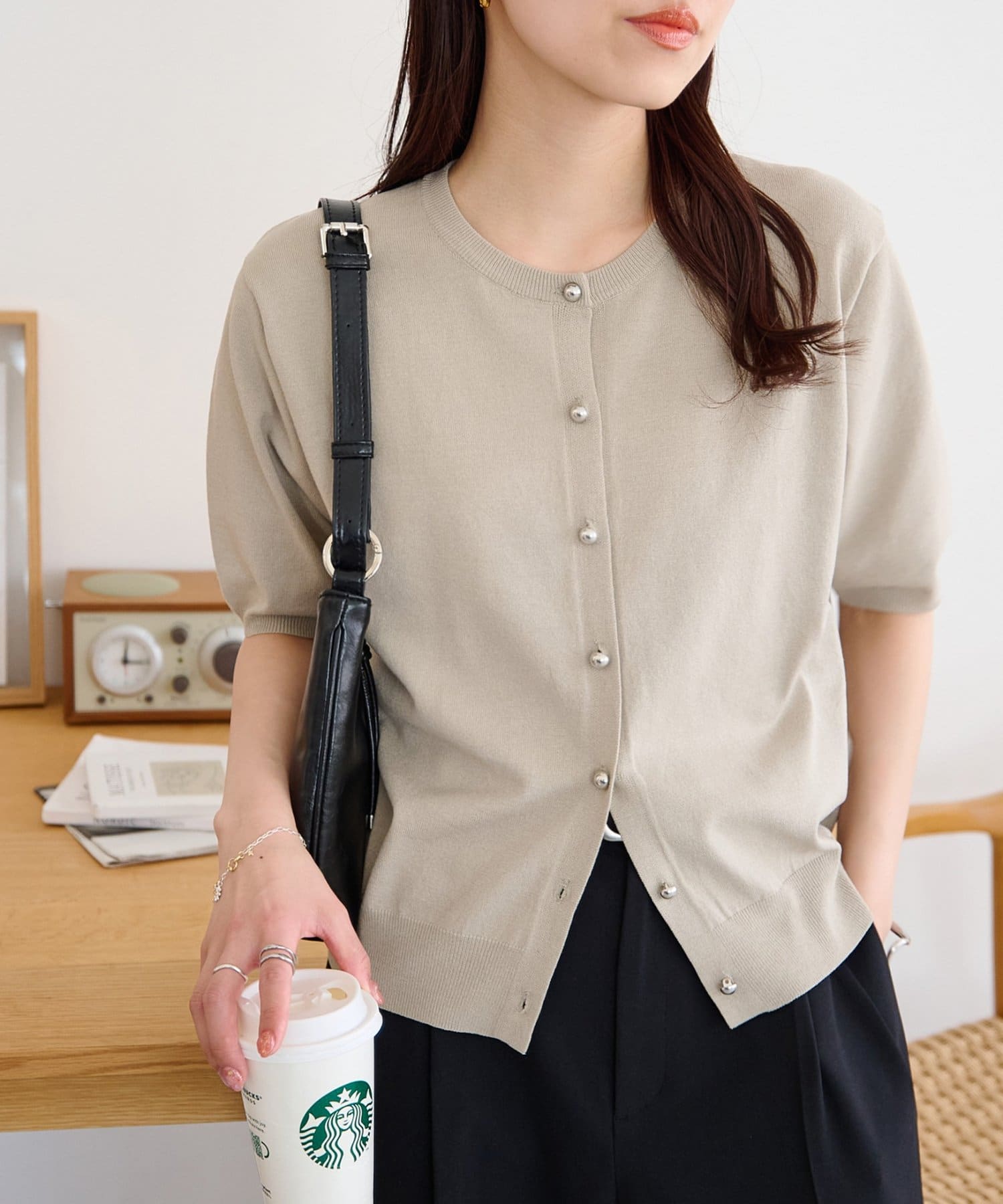 DISCOAT(ディスコート) UVサラモチメタル釦半袖クルーカーディガン