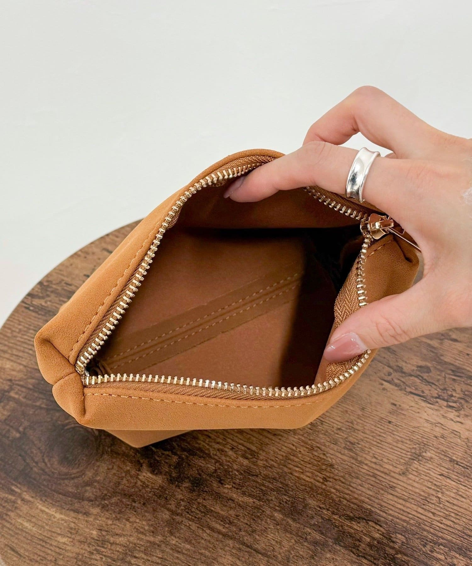 FREDY & GLOSTER(フレディ アンド グロスター) ポーチ付きラウンドワンショルバッグ