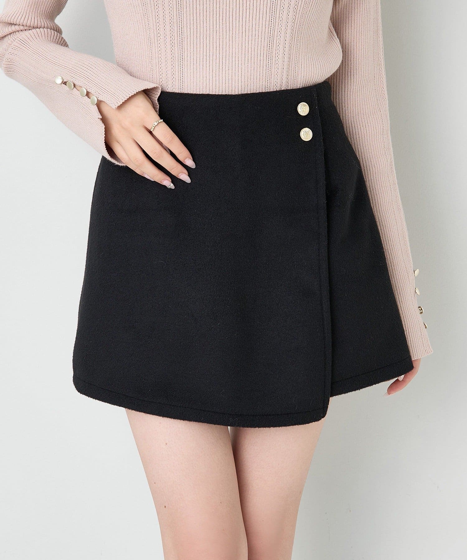 one after another NICE CLAUP(ワンアフターアナザー ナイスクラップ) 金ボタン付スタイルアップスカショーパン