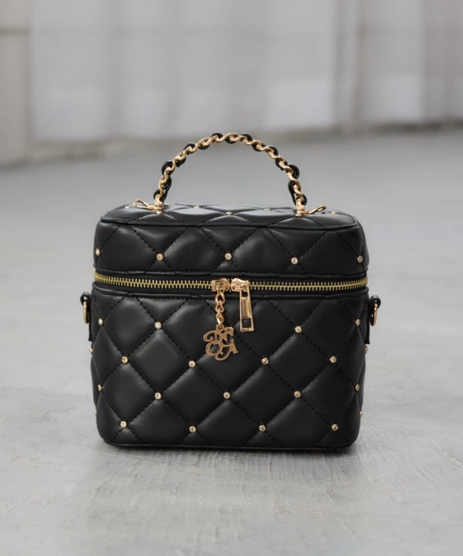 one after another NICE CLAUP(ワンアフターアナザー ナイスクラップ) WEB限定/チャーム付きキルティングバニティバッグ