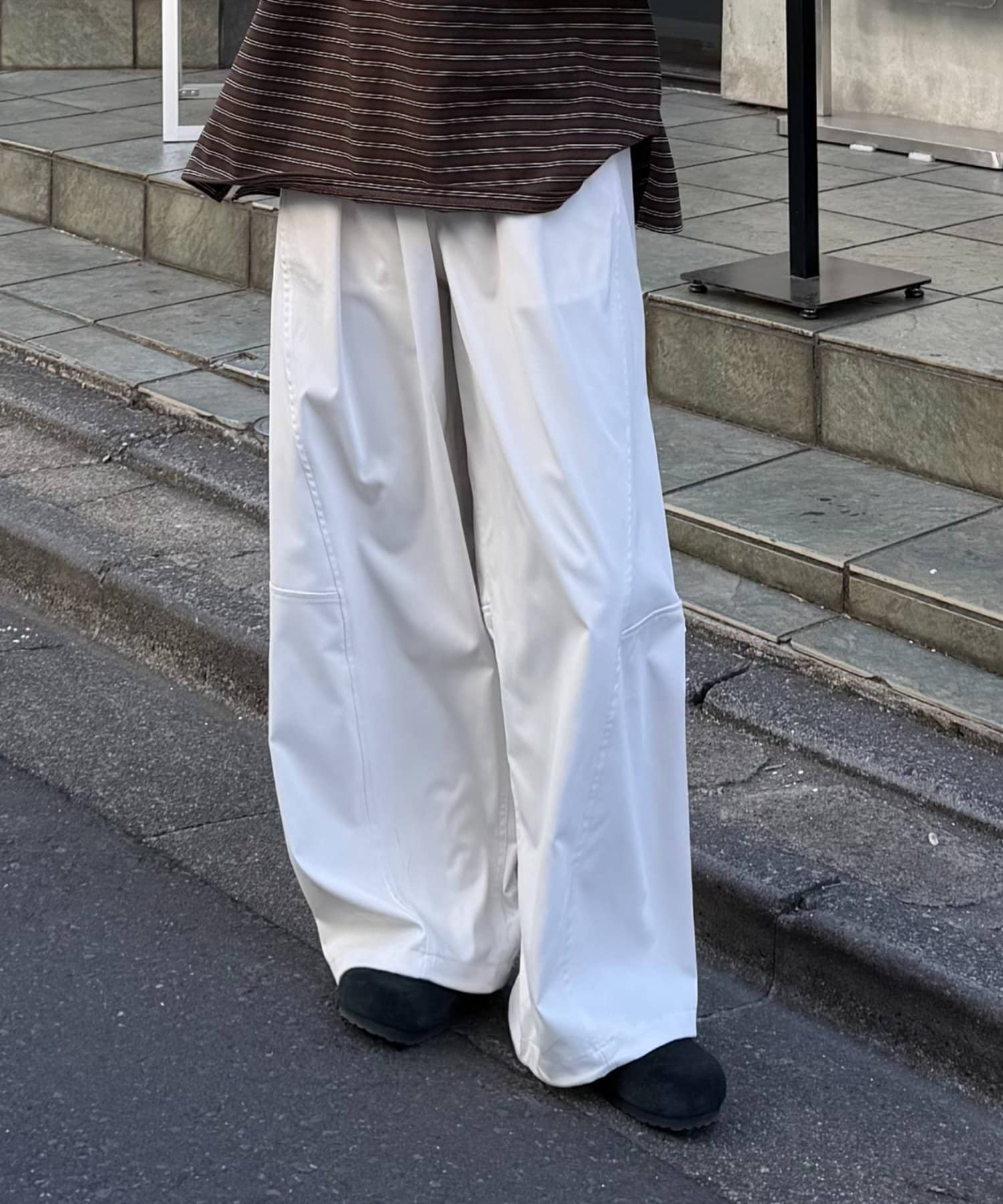 COLONY 2139(コロニー トゥーワンスリーナイン) 【UNISEX】ストレッチツイルバレルイージーパンツ