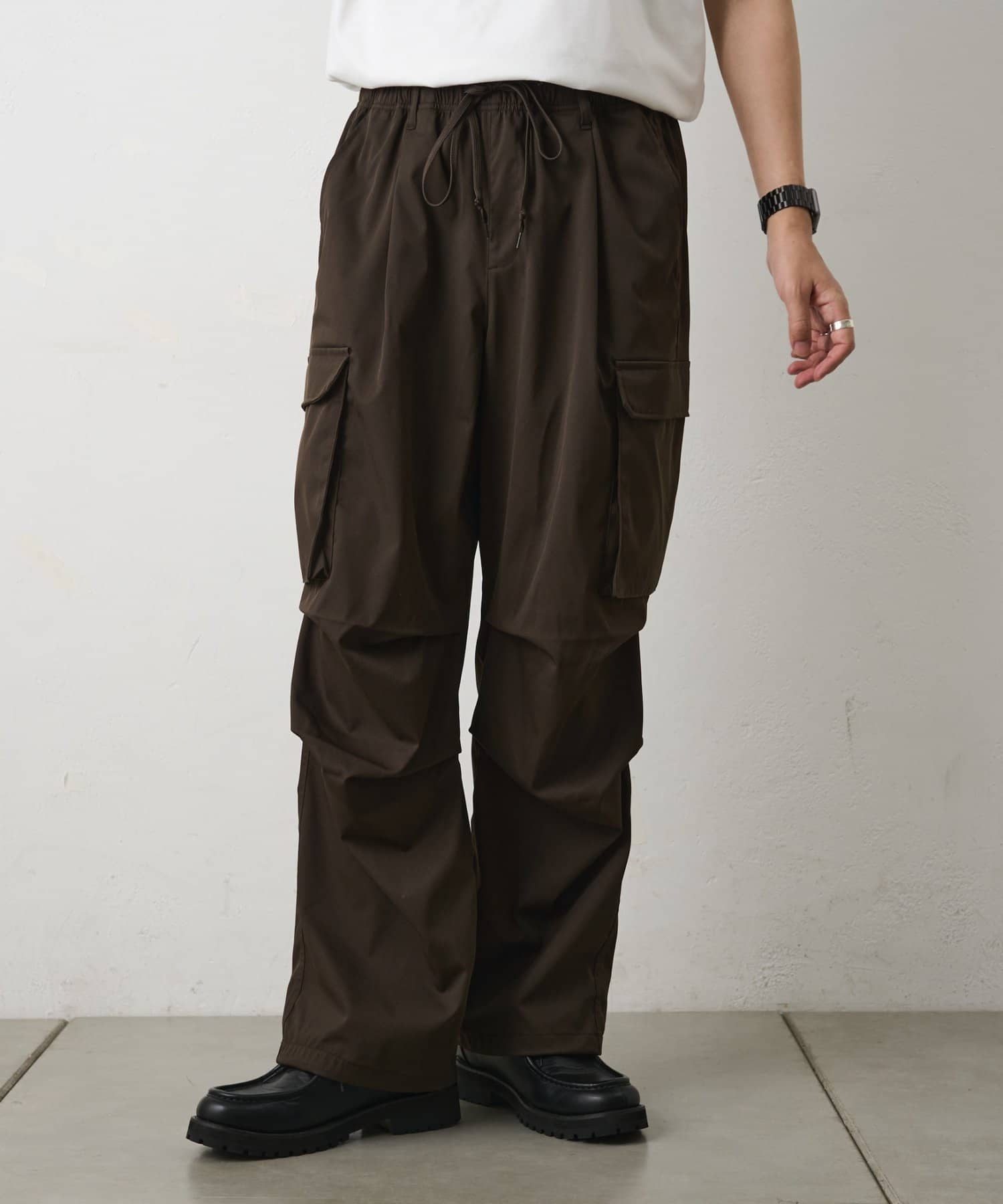 COLONY 2139(コロニー トゥーワンスリーナイン) ストレッチツイルカーゴパンツ