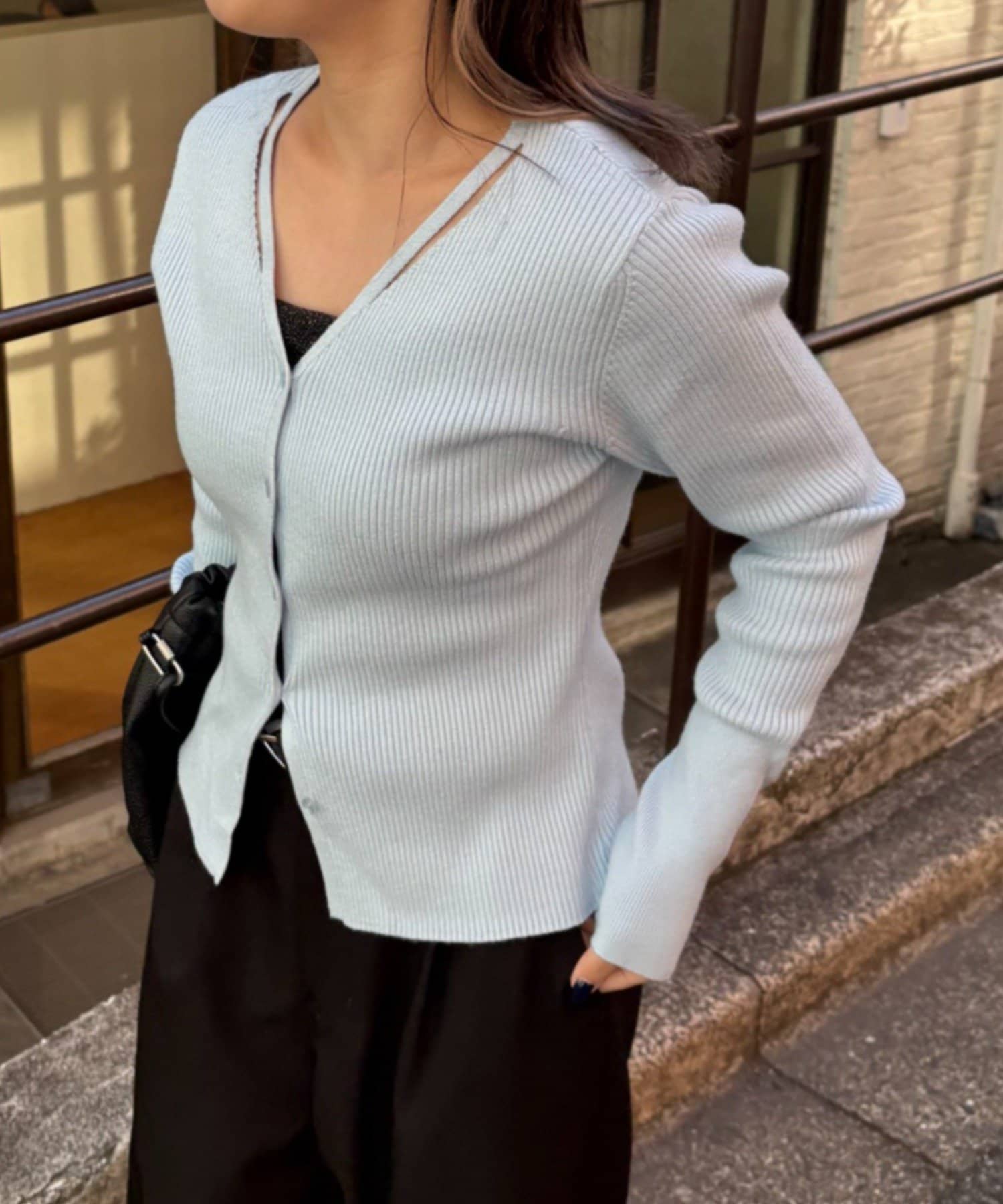 COLONY 2139(コロニー トゥーワンスリーナイン) スリットVネックニットカーディガン