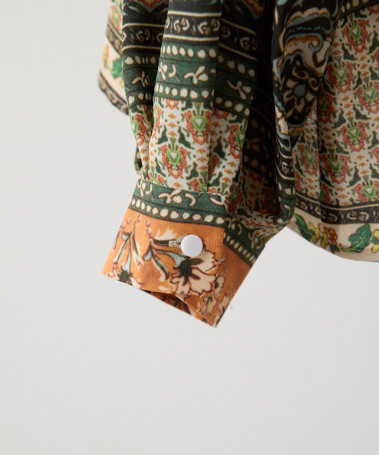 ear PAPILLONNER(イア パピヨネ) 《華やか/春ブラウス》花柄ピンタックブラウス【SUM1 STYLE(スミスタイル)】