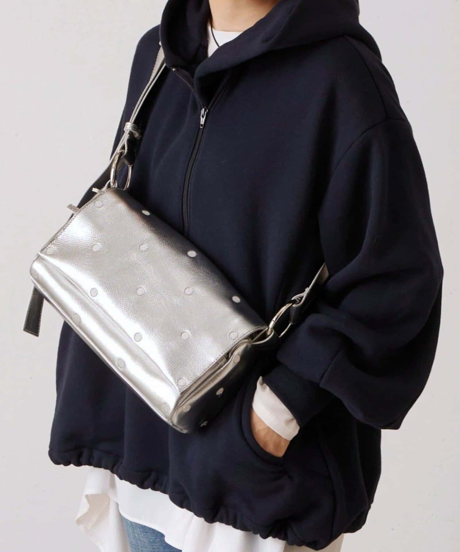 BEARDSLEY(ビアズリー) ドットボディバッグ