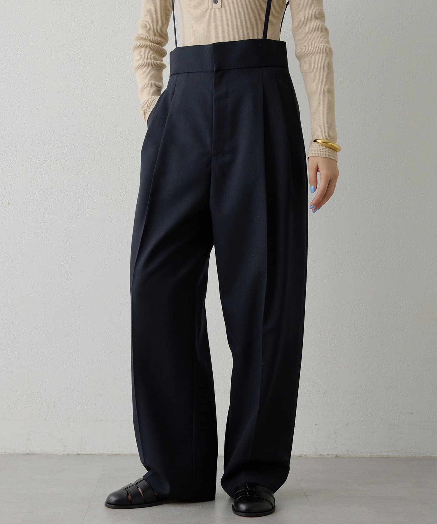 Whim Gazette(ウィム ガゼット) ハイウエストタックパンツ