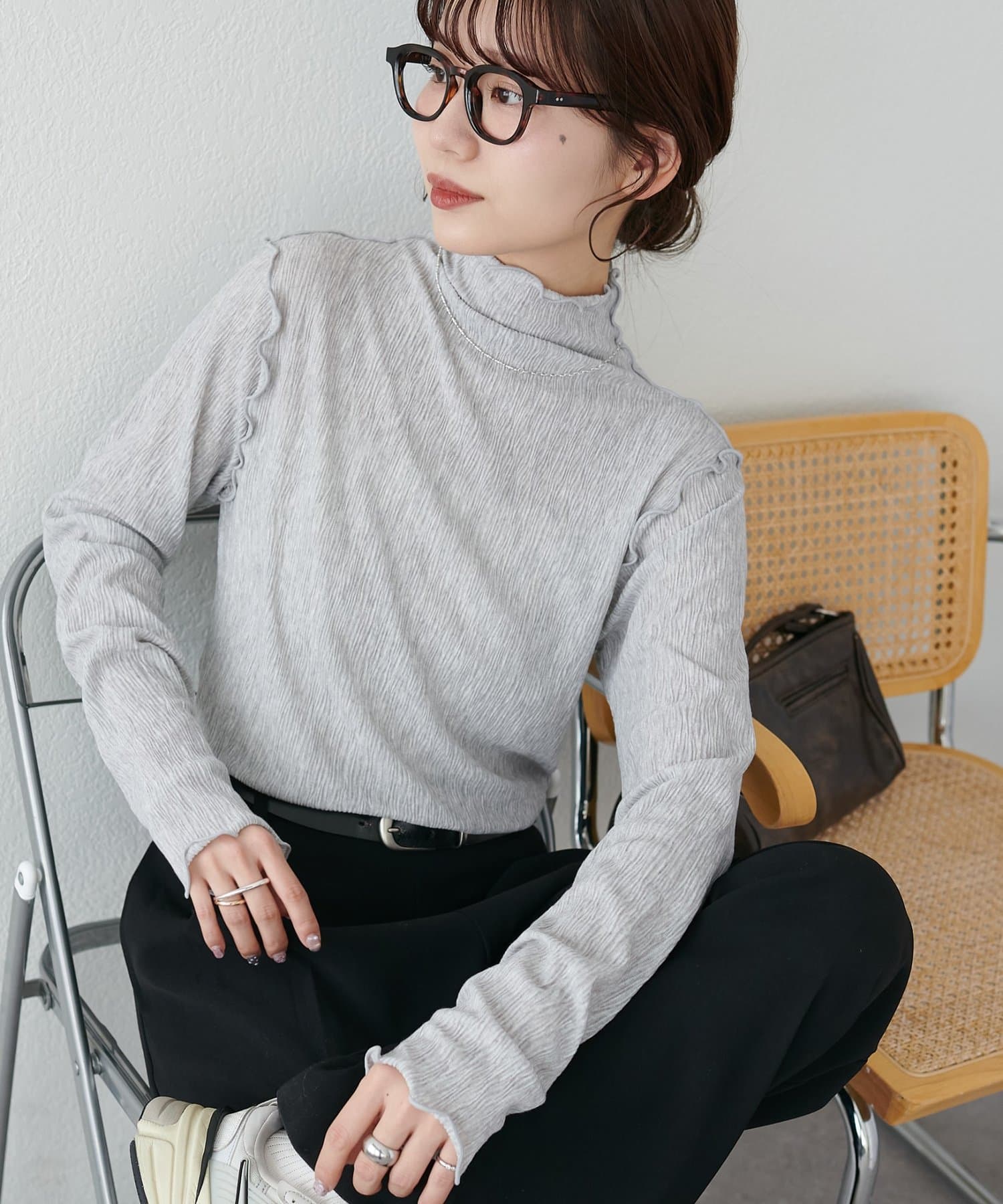 DISCOAT(ディスコート) 【WEB限定】ランダムクレープボトルネックプルオーバー