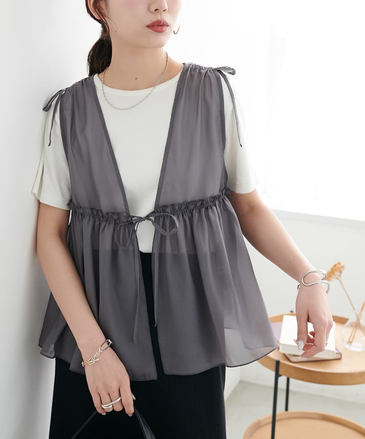 DISCOAT(ディスコート) 【WEB限定】ギャザーリボンベスト