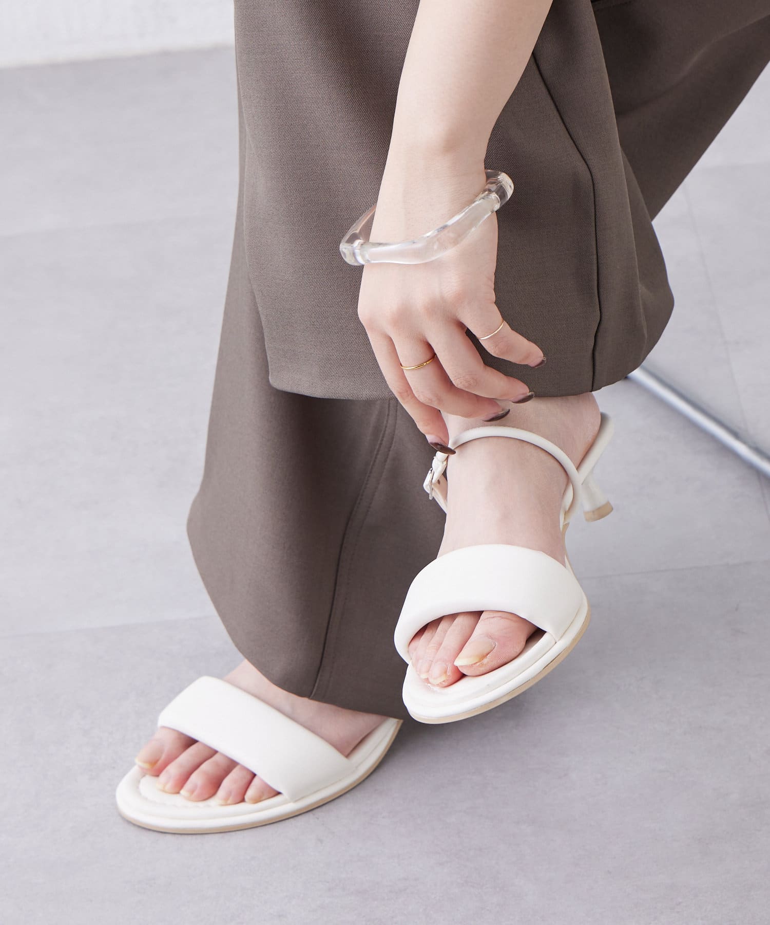 OUTLET(アウトレット) 【mystic】パテッドヒールサンダル