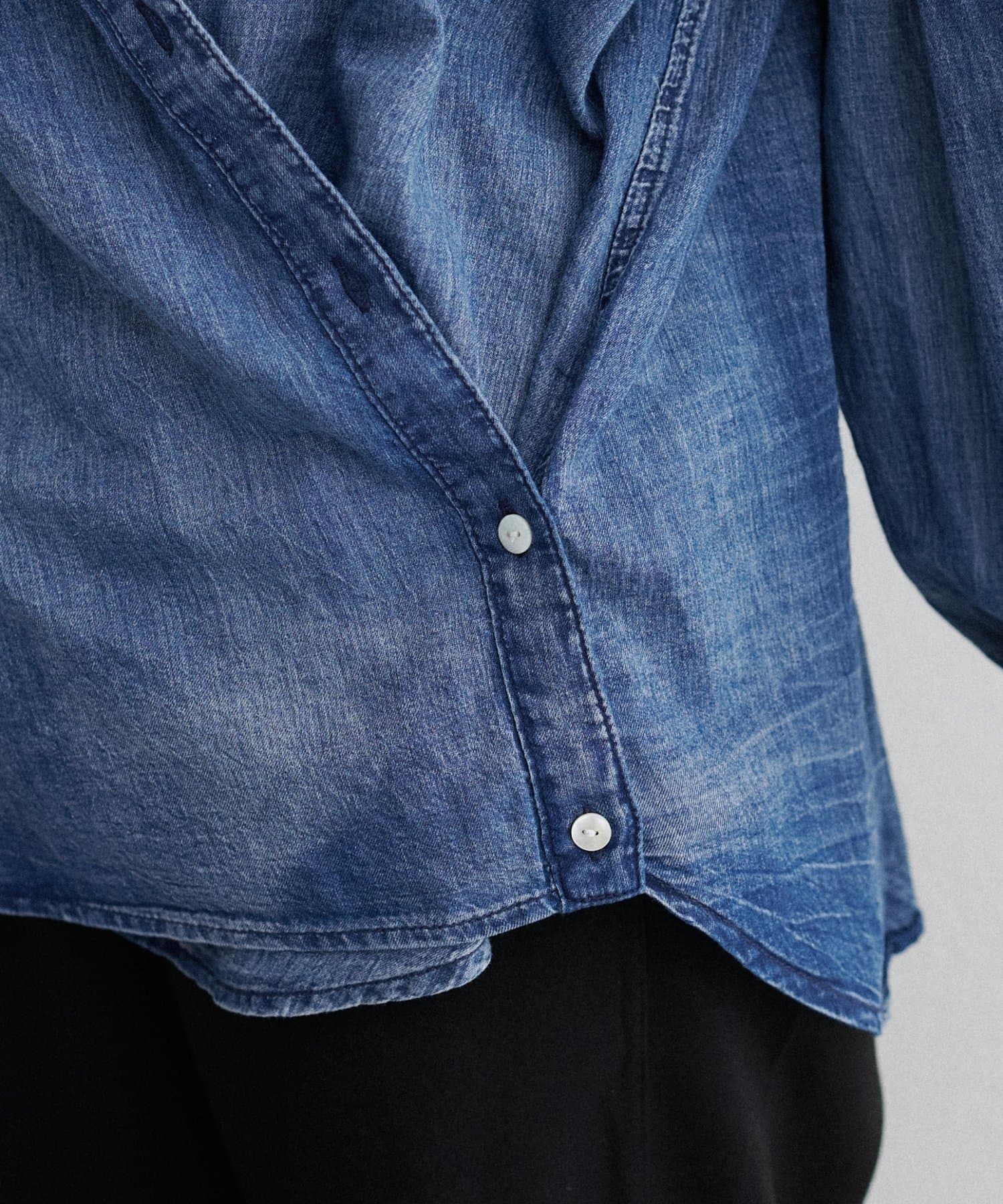 NICE CLAUP / OLIVE des OLIVE OUTLET(ナイスクラップ  / オリーブ デ オリーブ アウトレット) 【LARUTA】デニム風マルチWAYブラウス