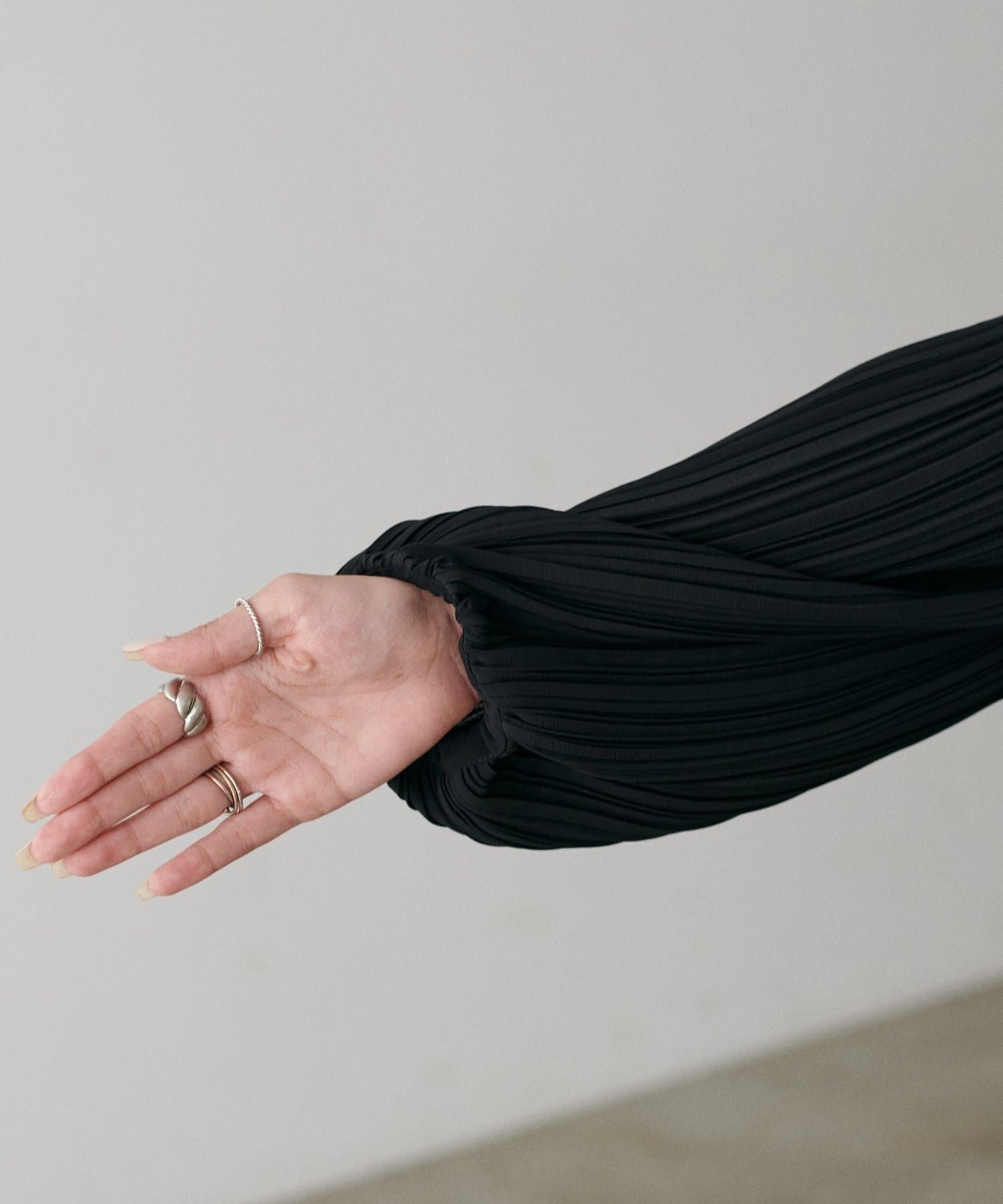 NICE CLAUP / OLIVE des OLIVE OUTLET(ナイスクラップ  / オリーブ デ オリーブ アウトレット) 【LARUTA】プリーツストレートワンピース