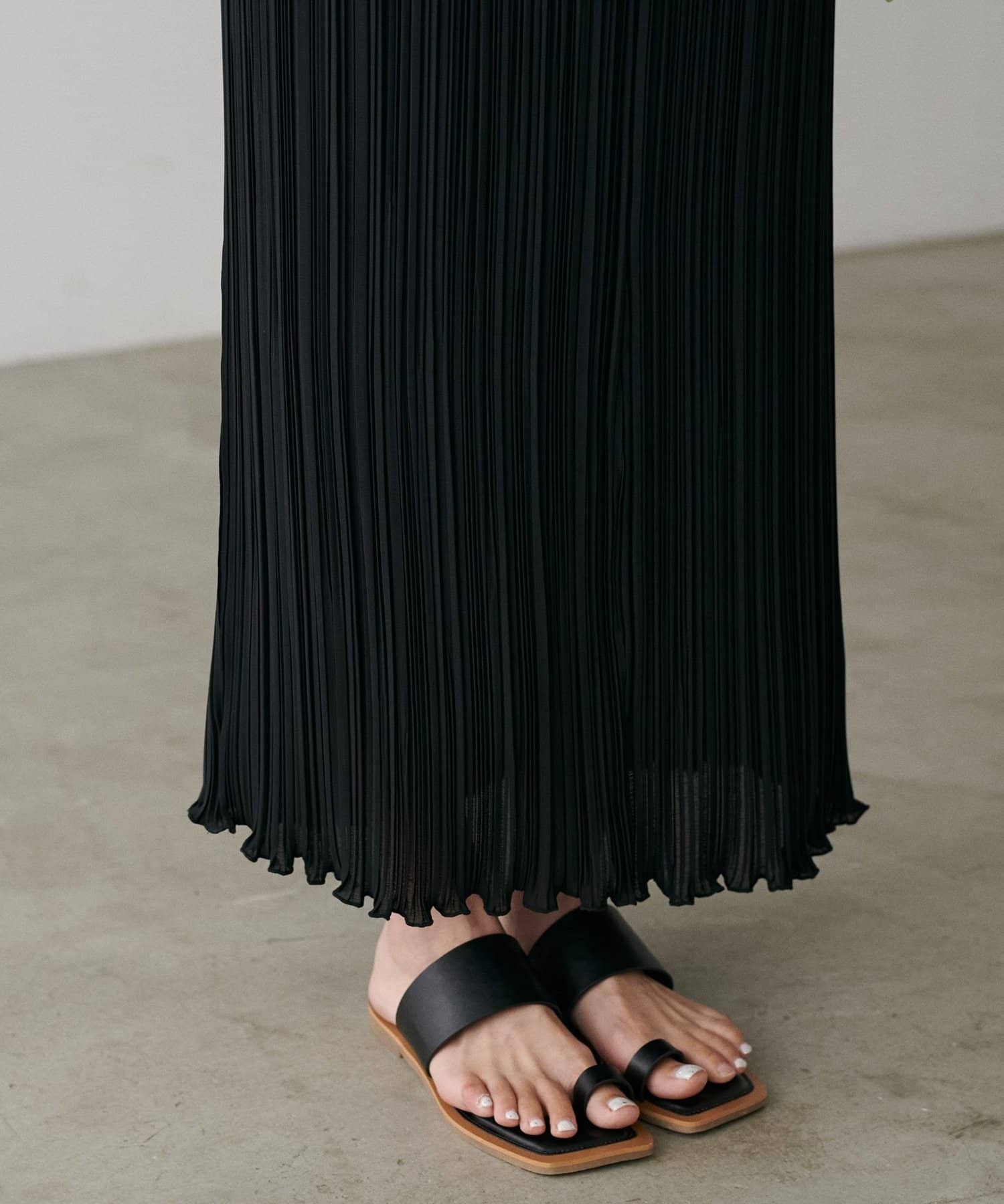 NICE CLAUP / OLIVE des OLIVE OUTLET(ナイスクラップ  / オリーブ デ オリーブ アウトレット) 【LARUTA】プリーツストレートワンピース