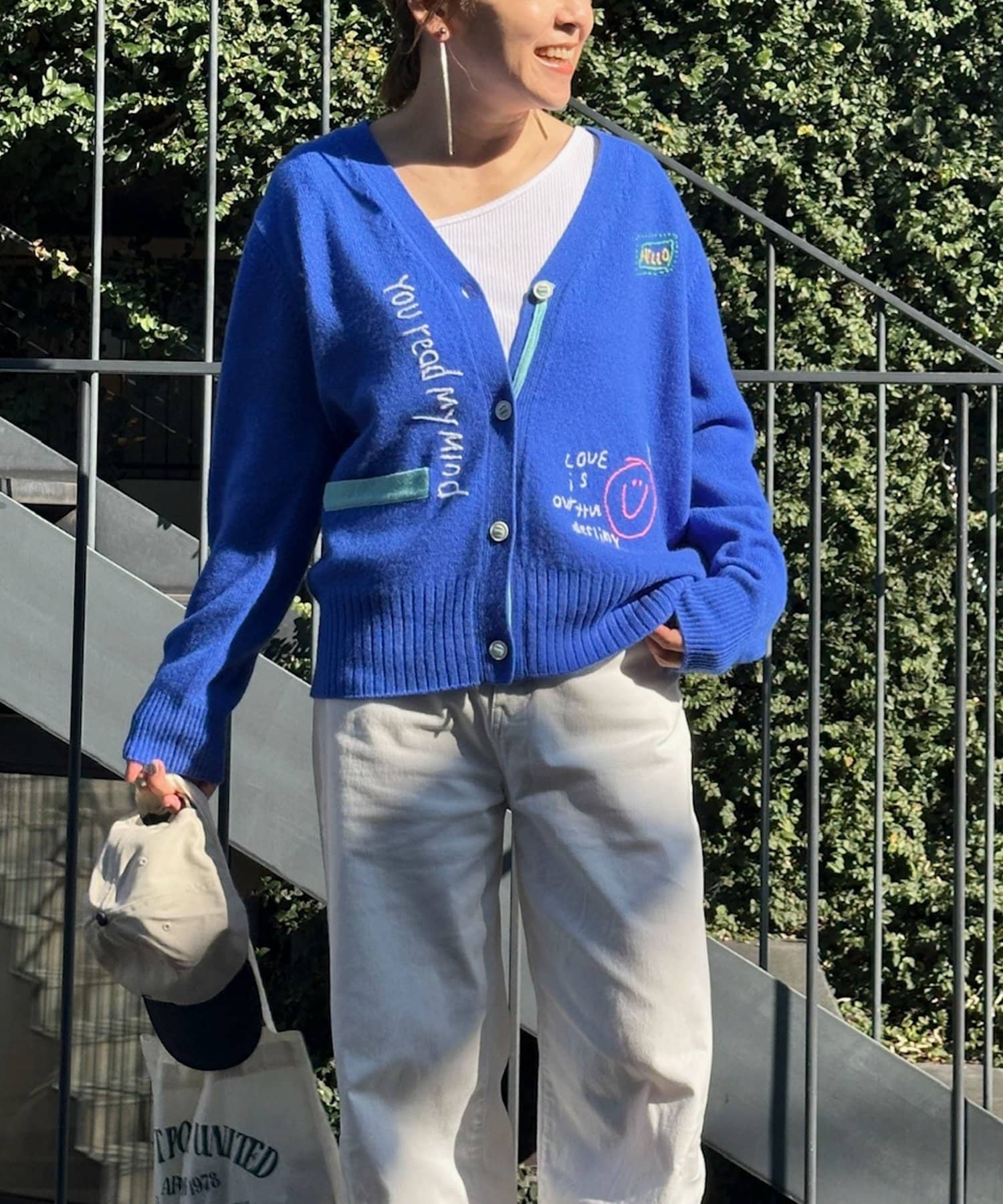 NOLLEY'S(ノーリーズ) 《手洗い可能》ハンド刺繍Vネックカーディガン