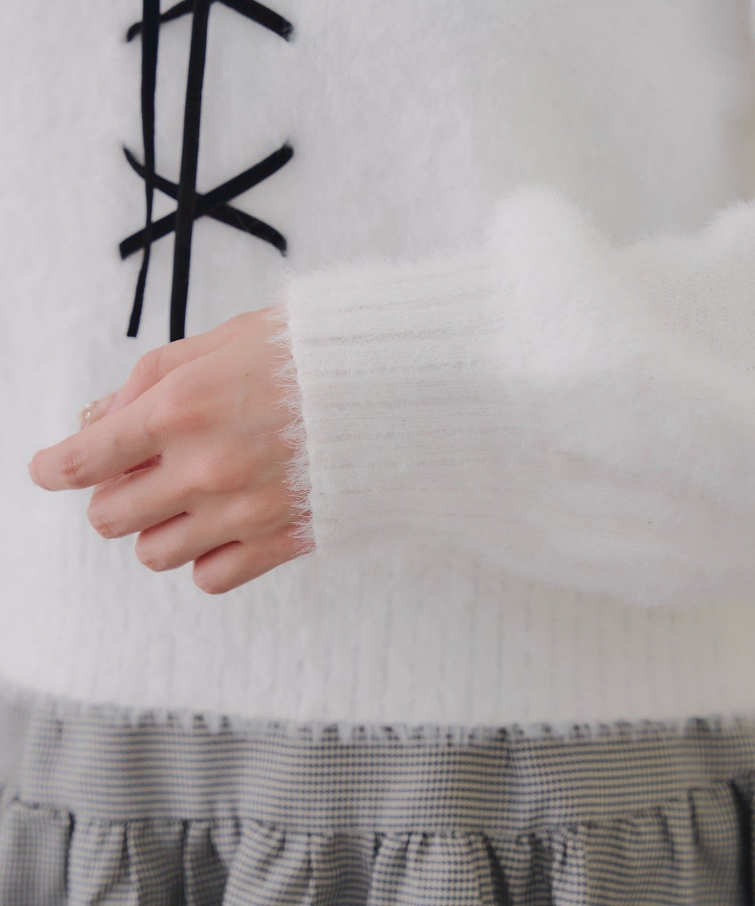 Remind me and forever(リマインドミーアンドフォーエバー) フェザーレースアッププルオーバー