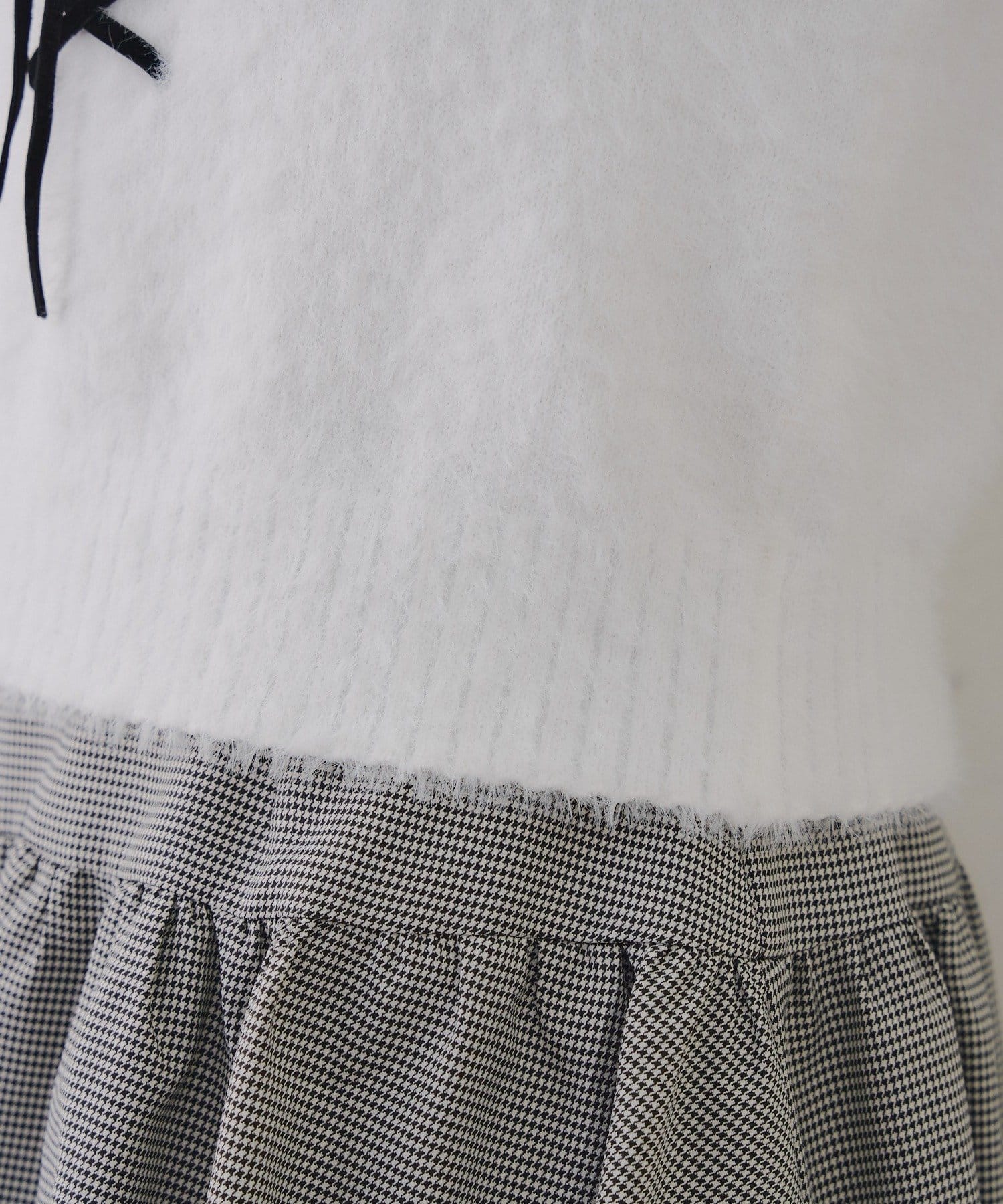 Remind me and forever(リマインドミーアンドフォーエバー) フェザーレースアッププルオーバー