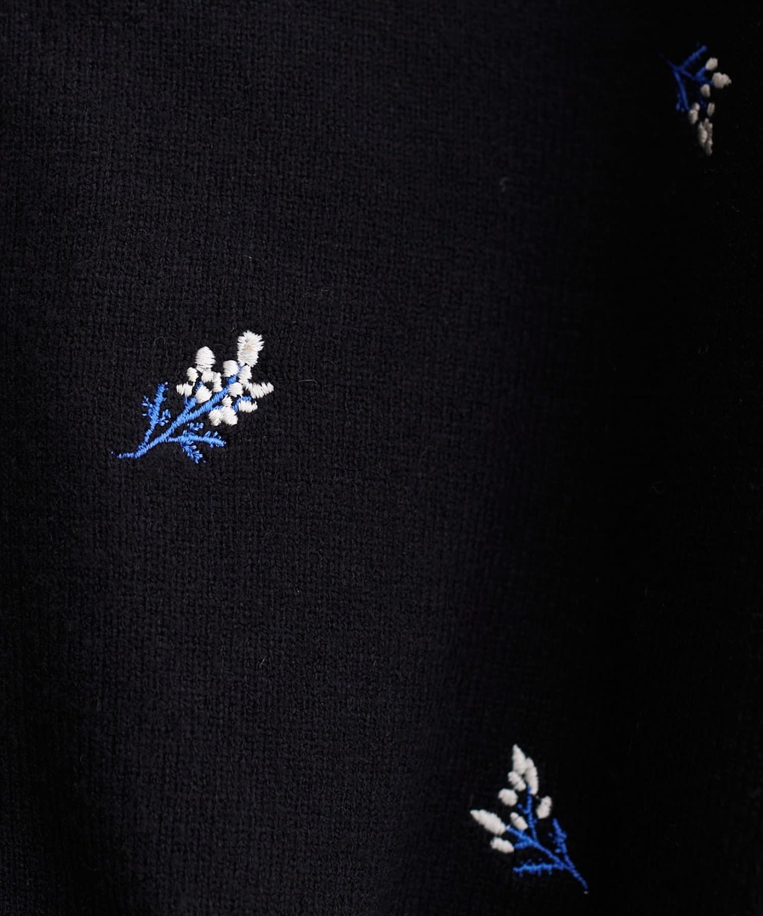 natural couture(ナチュラルクチュール) PBTフラワー刺繍クロップドカーディガン