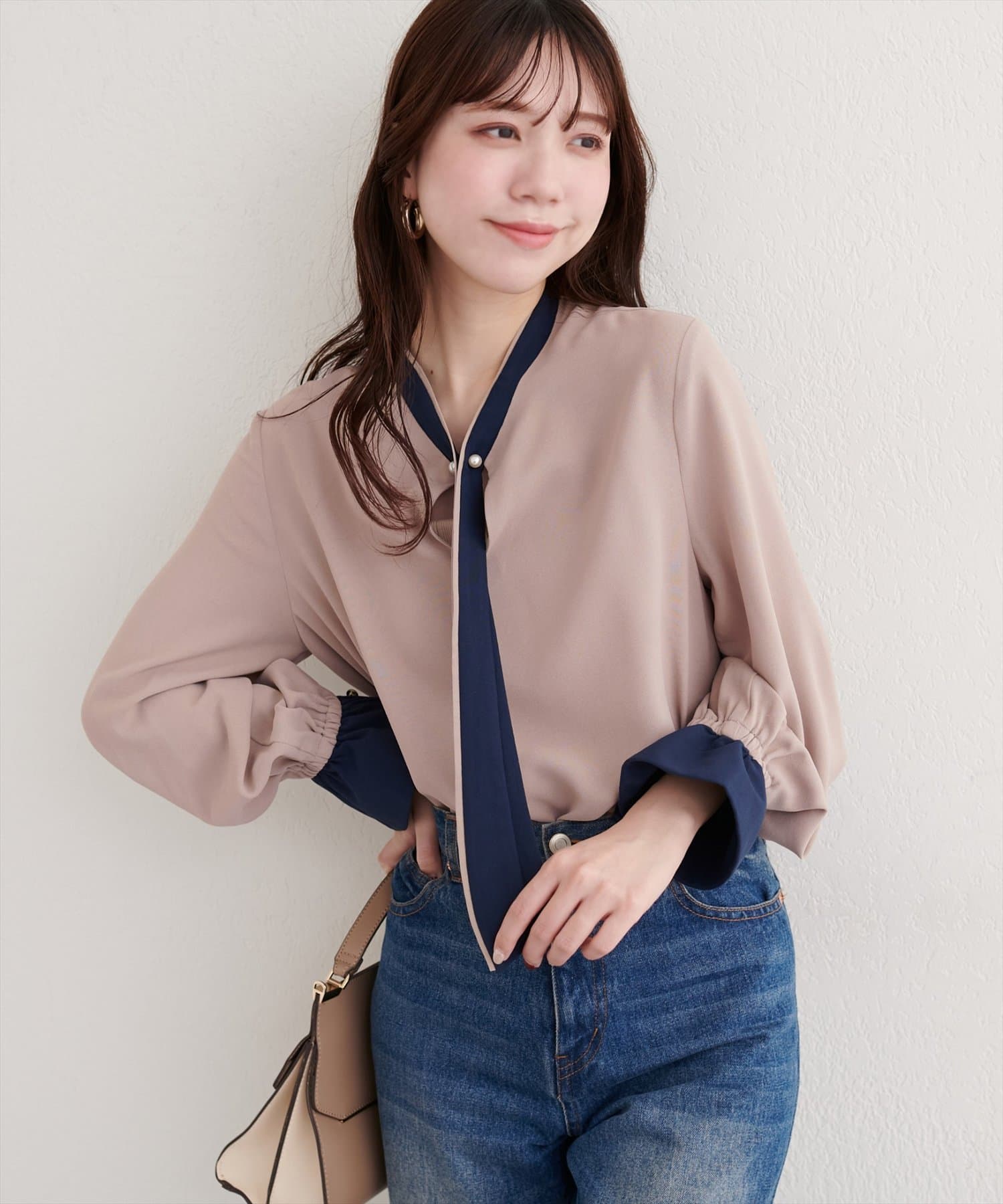 natural couture(ナチュラルクチュール) 配色ボータイパールピンブラウス