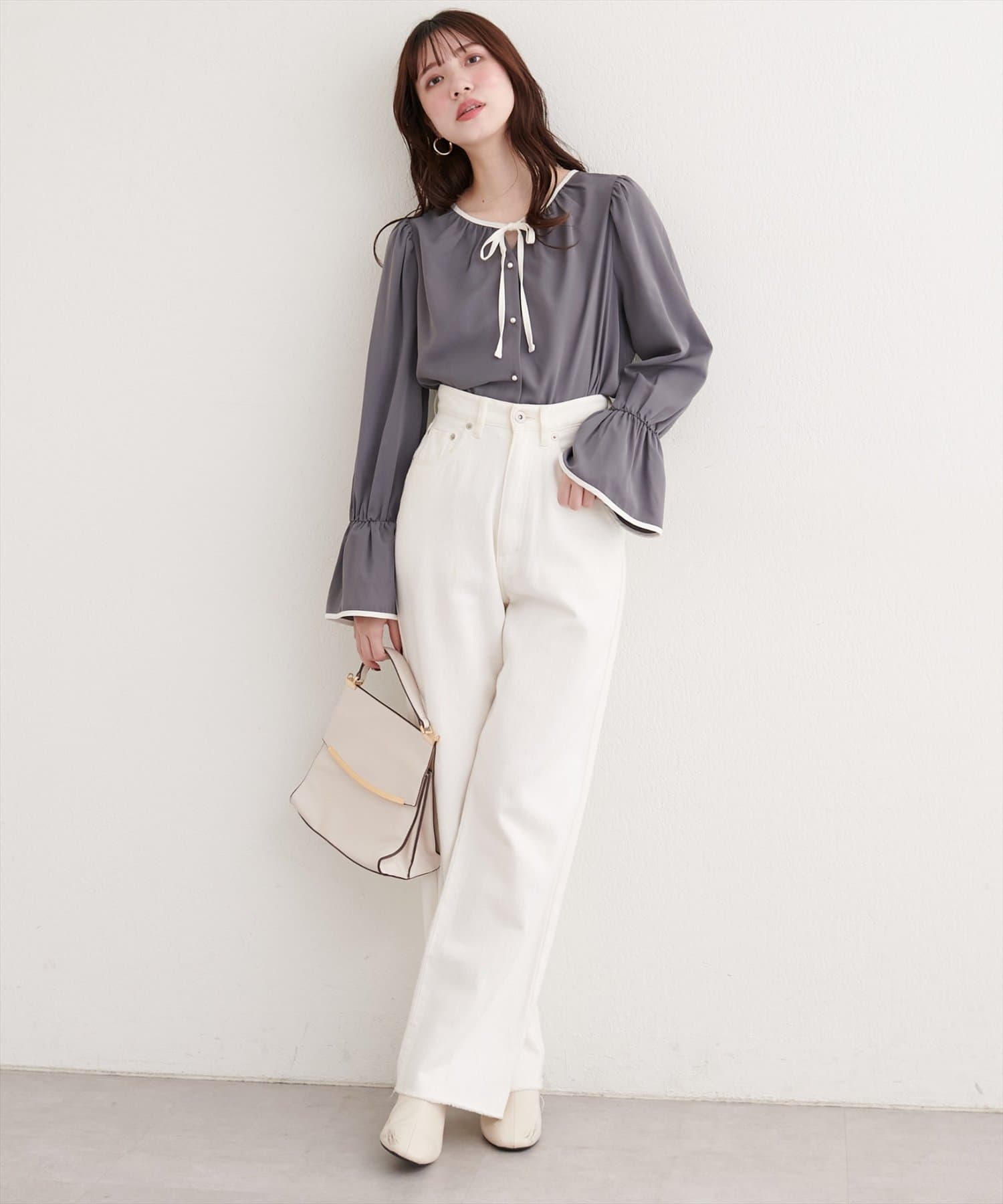 natural couture(ナチュラルクチュール) フロントリボン配色ブラウス