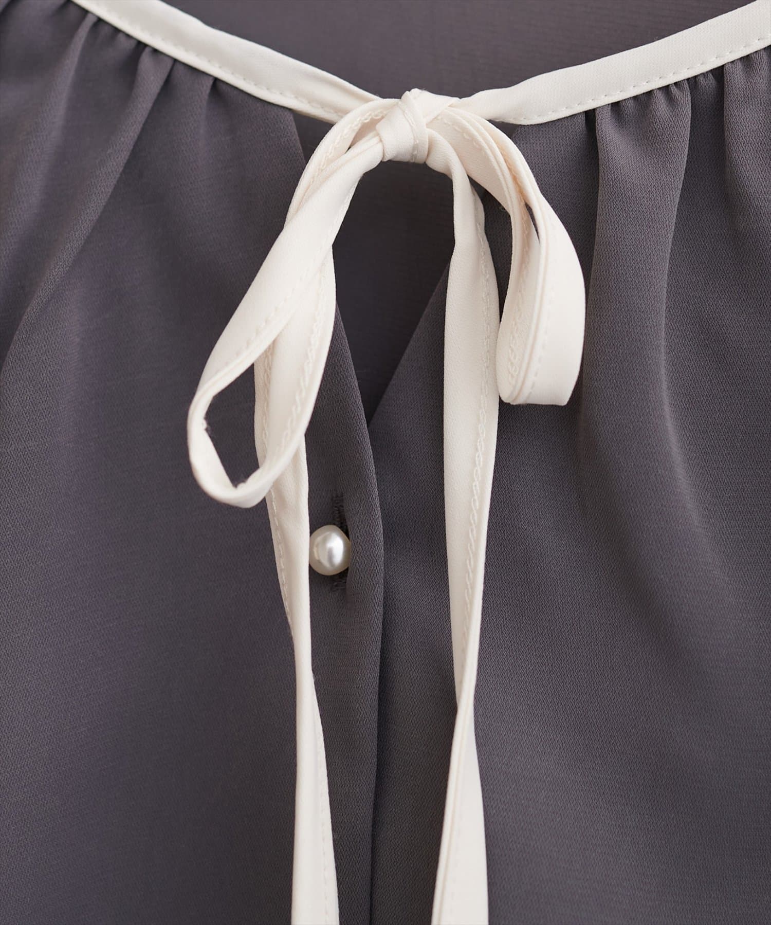 natural couture(ナチュラルクチュール) フロントリボン配色ブラウス