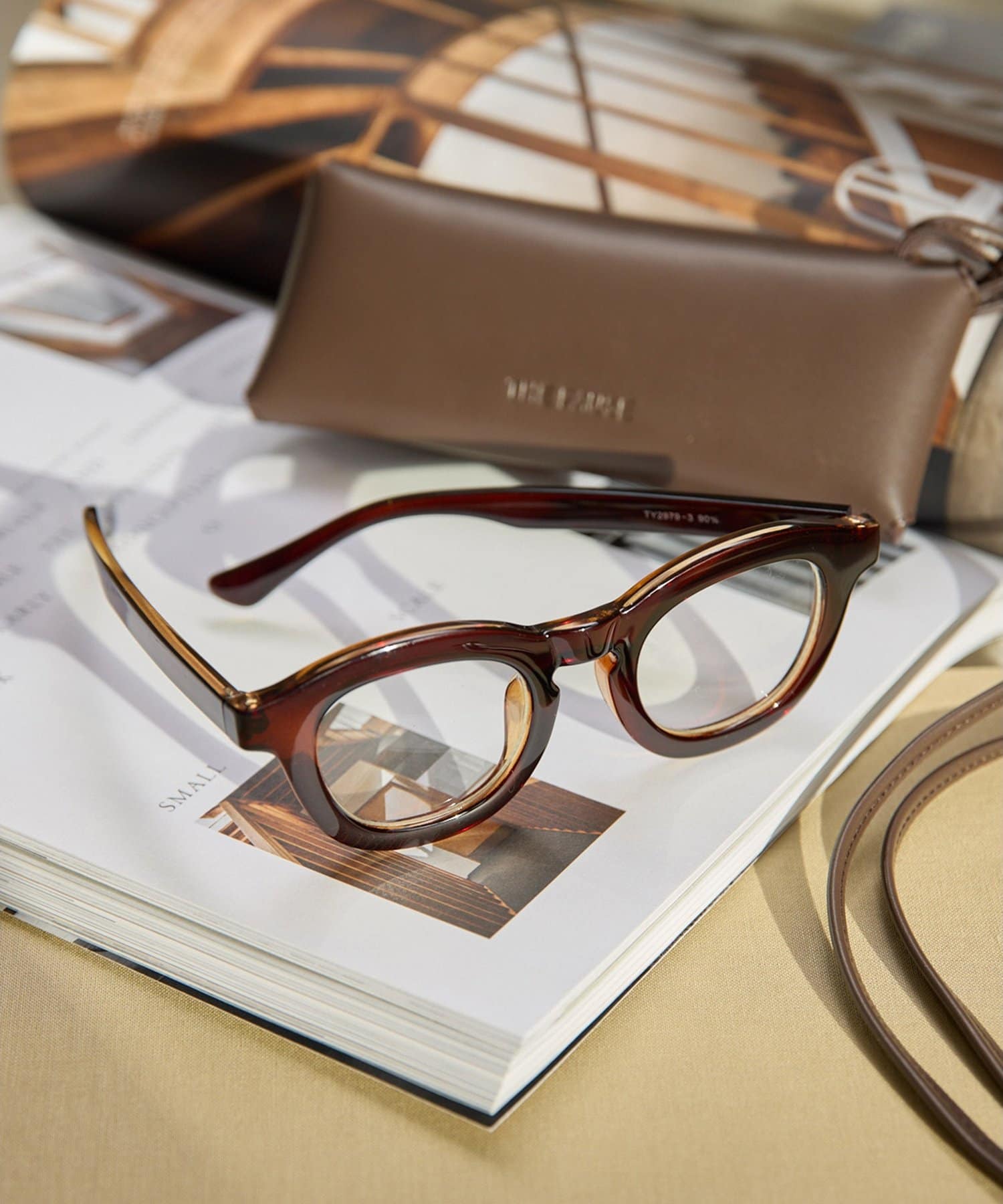 Whim Gazette(ウィム ガゼット) ＜インフルエンサーコラボ＞【THE PAUSE】太縁メガネ