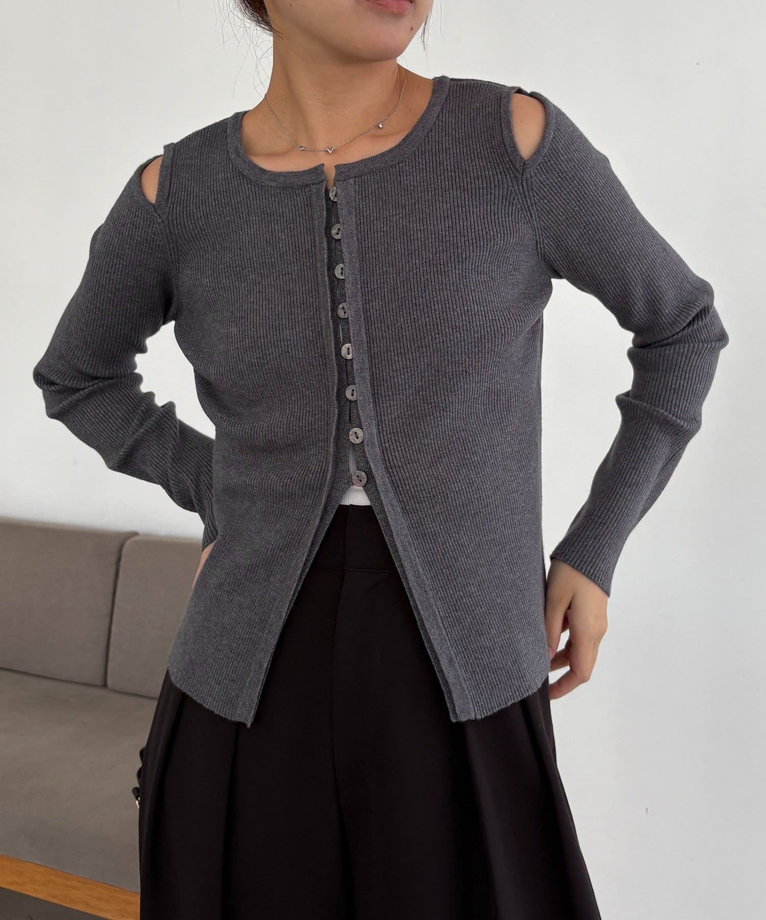 CAPRICIEUX LE'MAGE(カプリシュレマージュ) 肩開きセッパボタンカーディガン