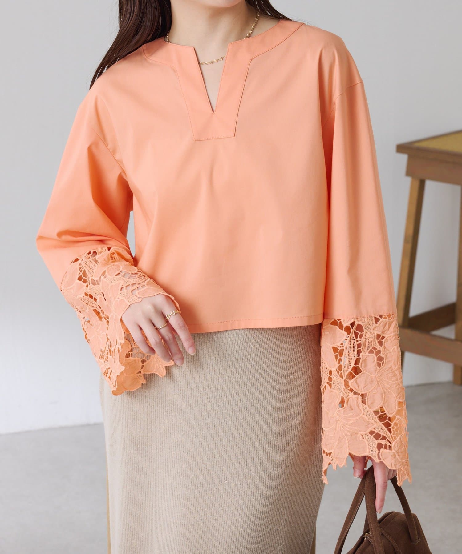 COLLAGE GALLARDAGALANTE(コラージュ ガリャルダガランテ) 【１枚で着映え】刺繍レースブラウス