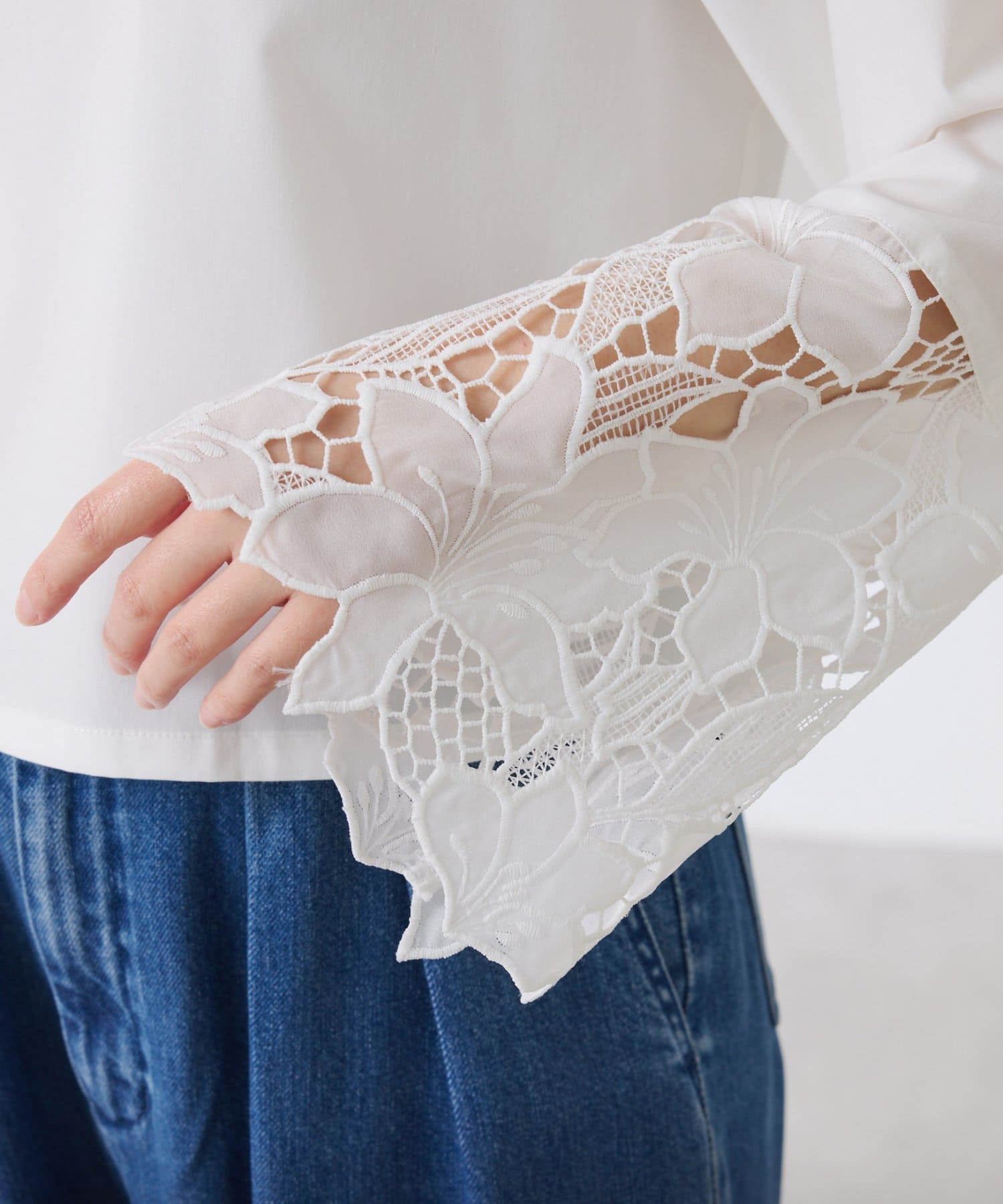 COLLAGE GALLARDAGALANTE(コラージュ ガリャルダガランテ) 【１枚で着映え】刺繍レースブラウス