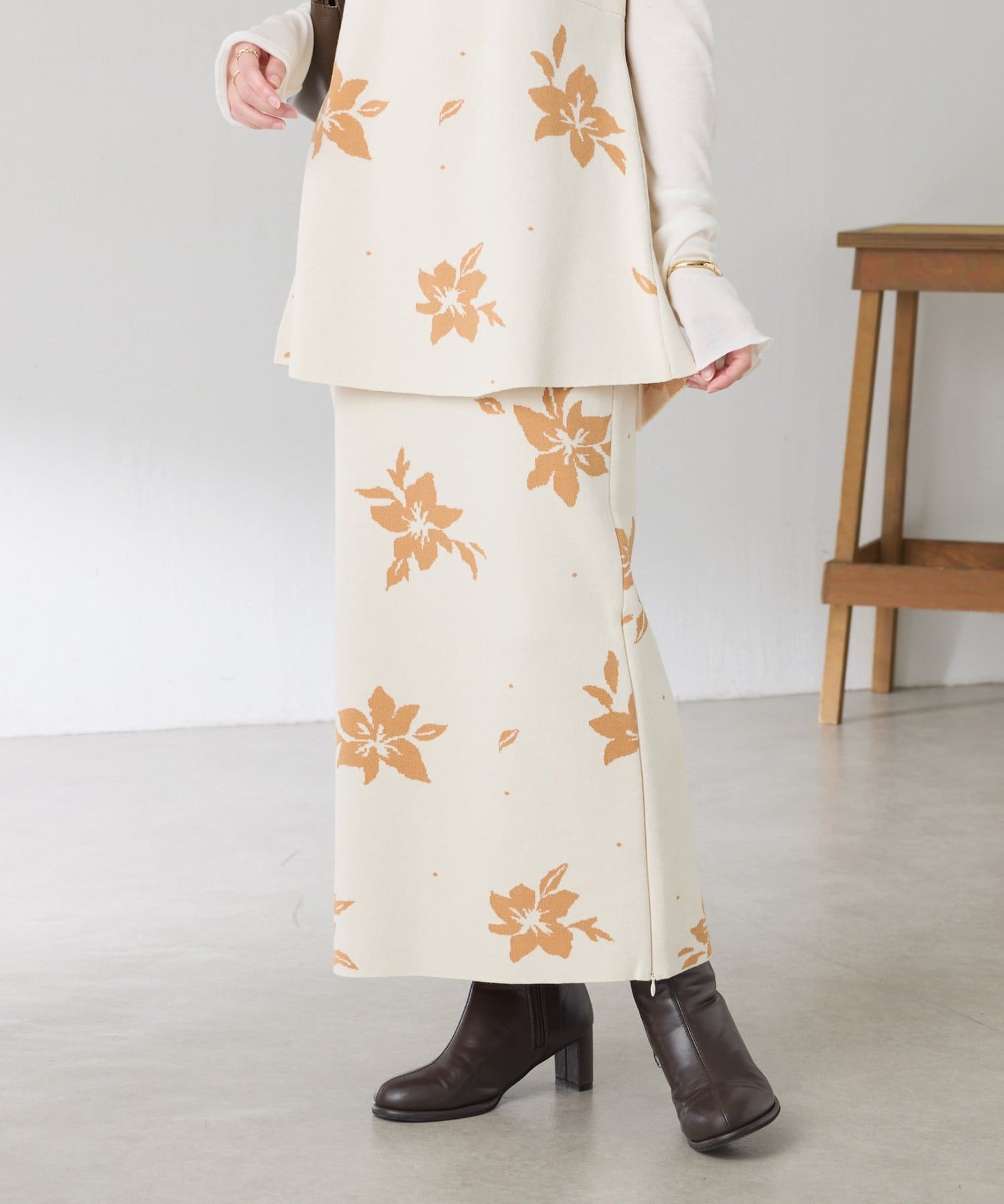 COLLAGE GALLARDAGALANTE(コラージュ ガリャルダガランテ) 【身体のラインを拾いにくい】フラワーニットジャガードスカート/セットアップ