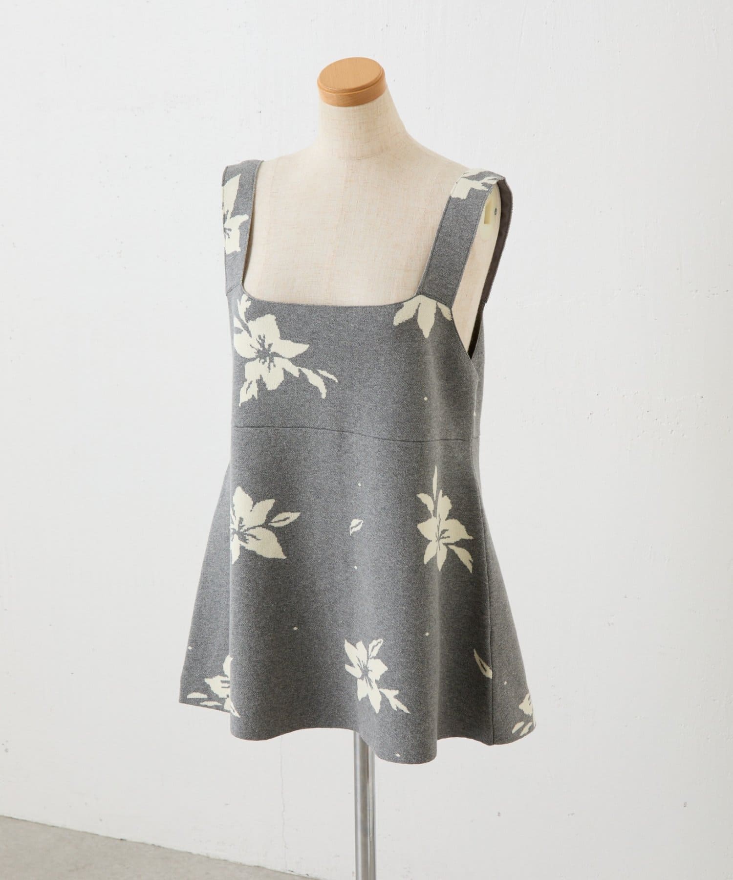 COLLAGE GALLARDAGALANTE(コラージュ ガリャルダガランテ) 【前後２通りで着れる】フラワージャガードニットキャミ/セットアップ