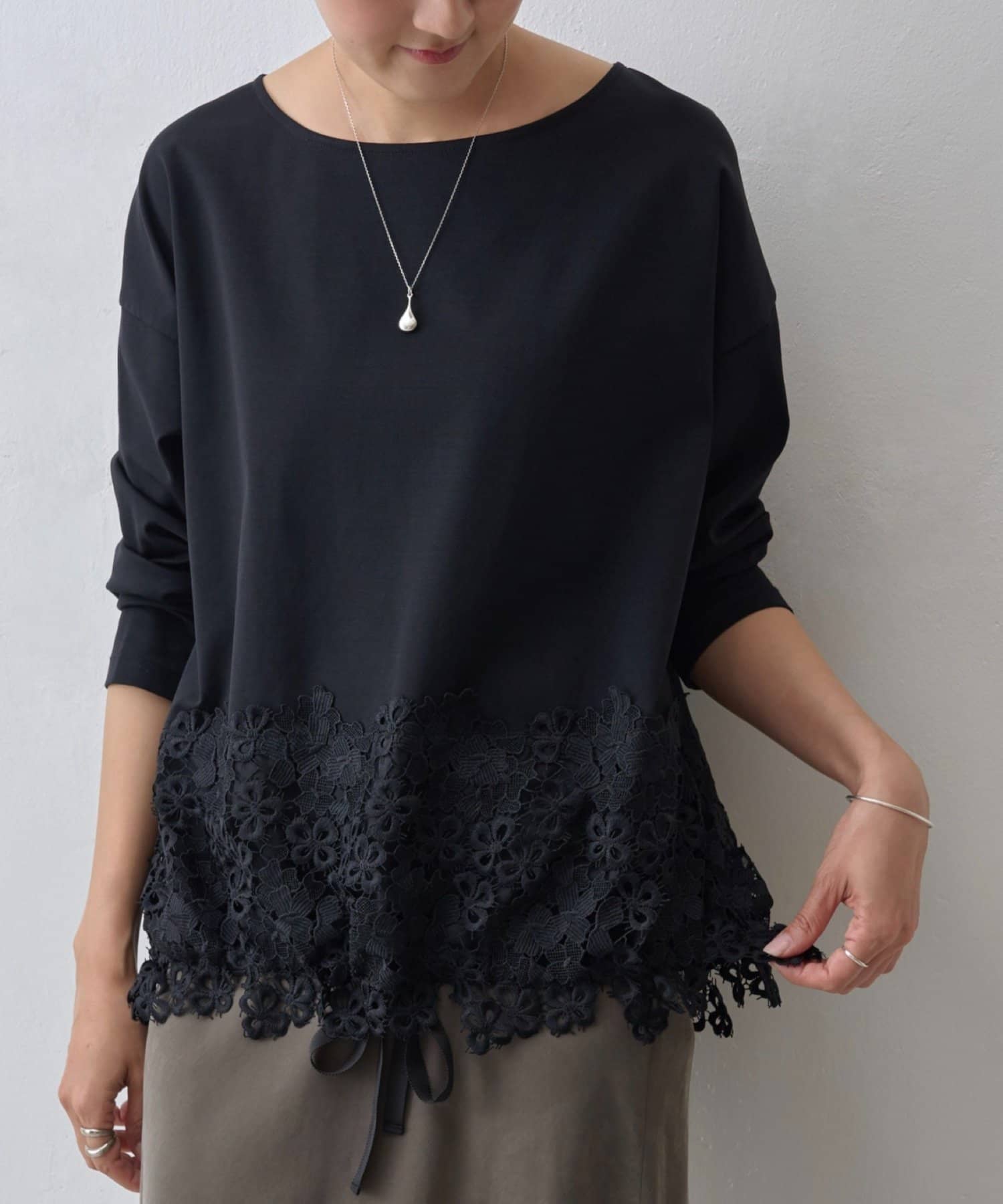 1/1(木)予約開始》裾レースカットソー | BEARDSLEY(ビアズリー