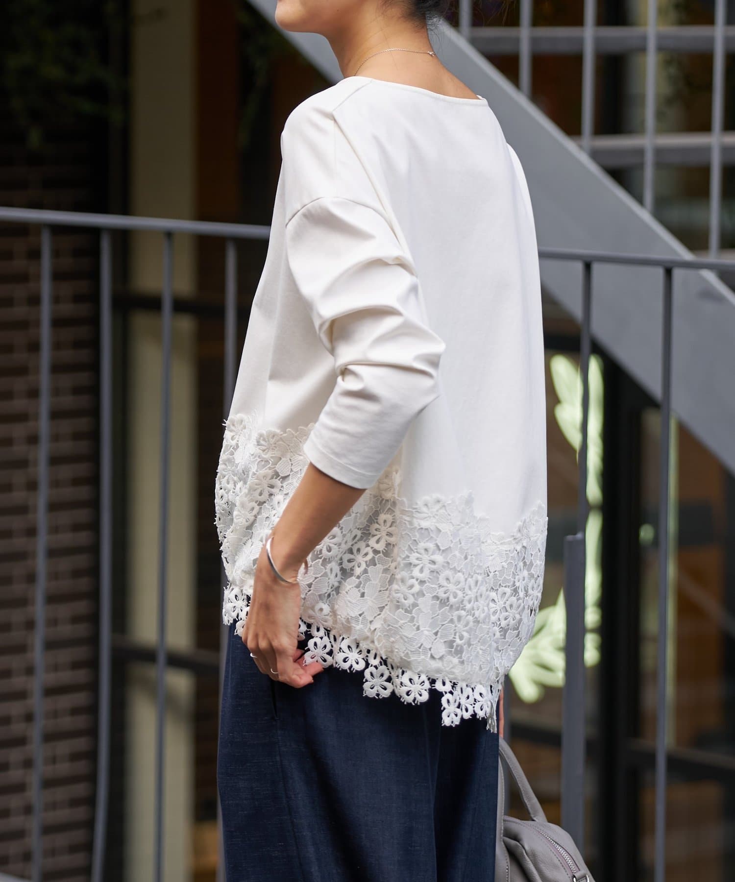 1/1(木)予約開始》裾レースカットソー | BEARDSLEY(ビアズリー