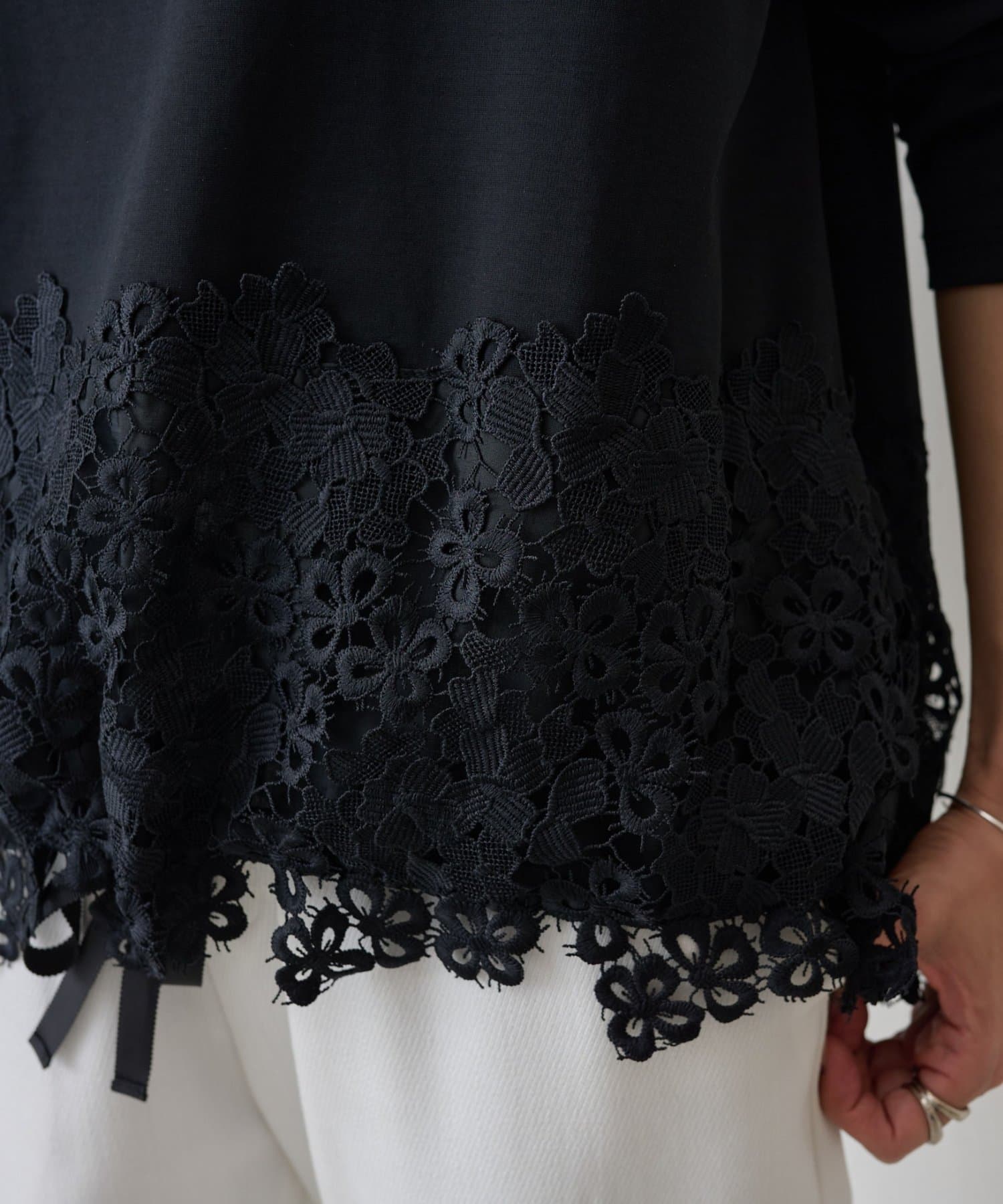 BEARDSLEY(ビアズリー) 裾レースカットソー