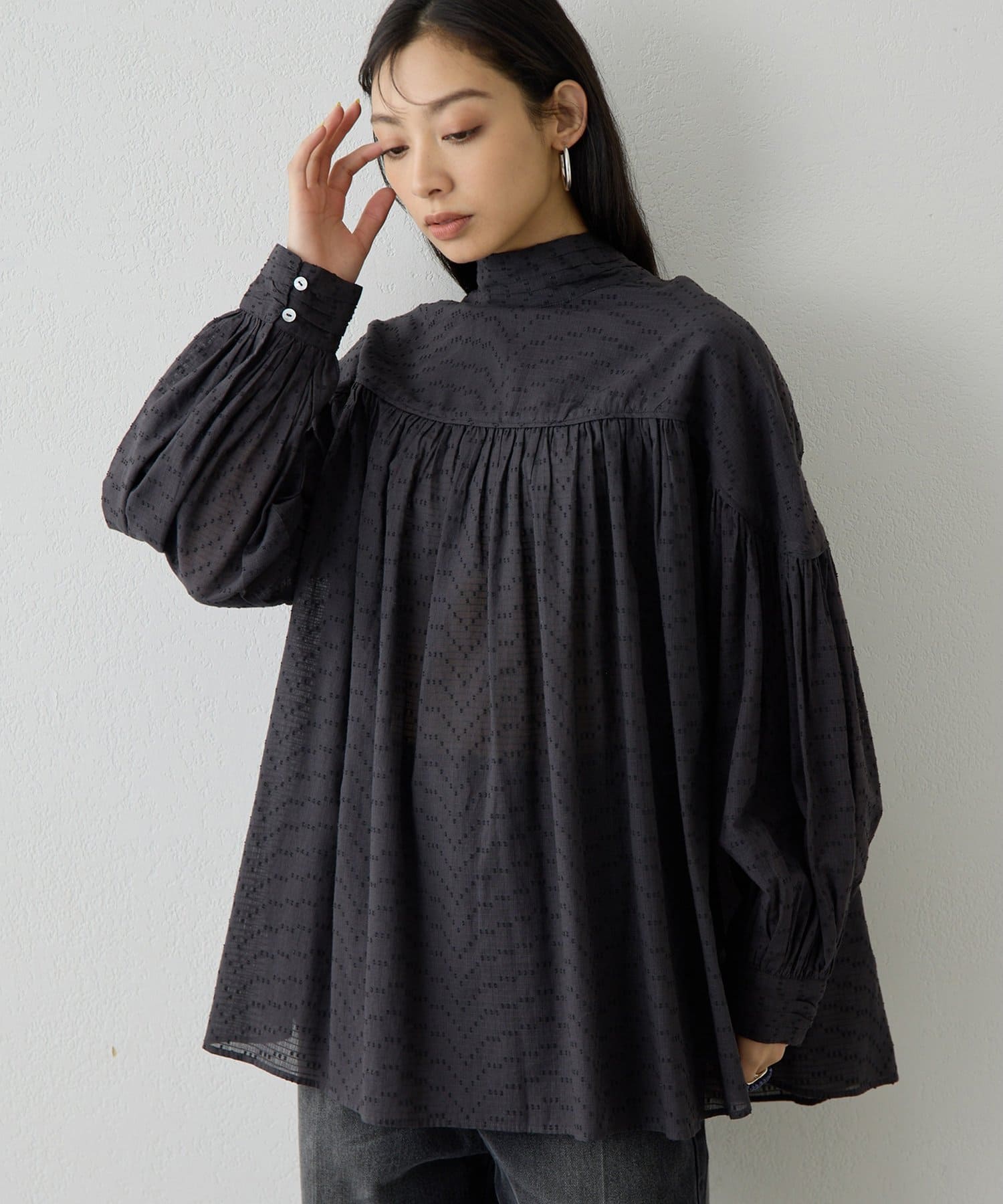 Whim Gazette(ウィム ガゼット) コットンギャザー切替ブラウス