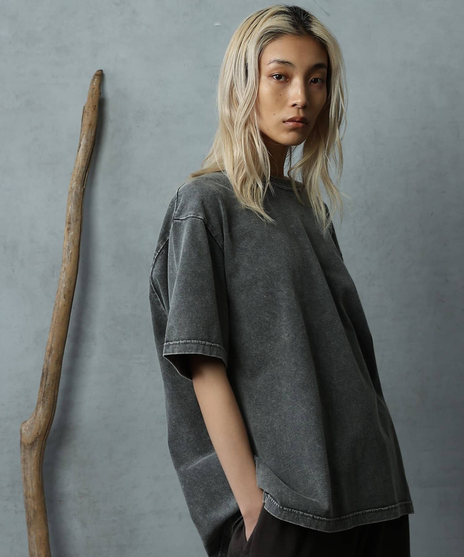 COLONY 2139(コロニー トゥーワンスリーナイン) 【paradigm】バイオ加工クルーネックフェードT半袖