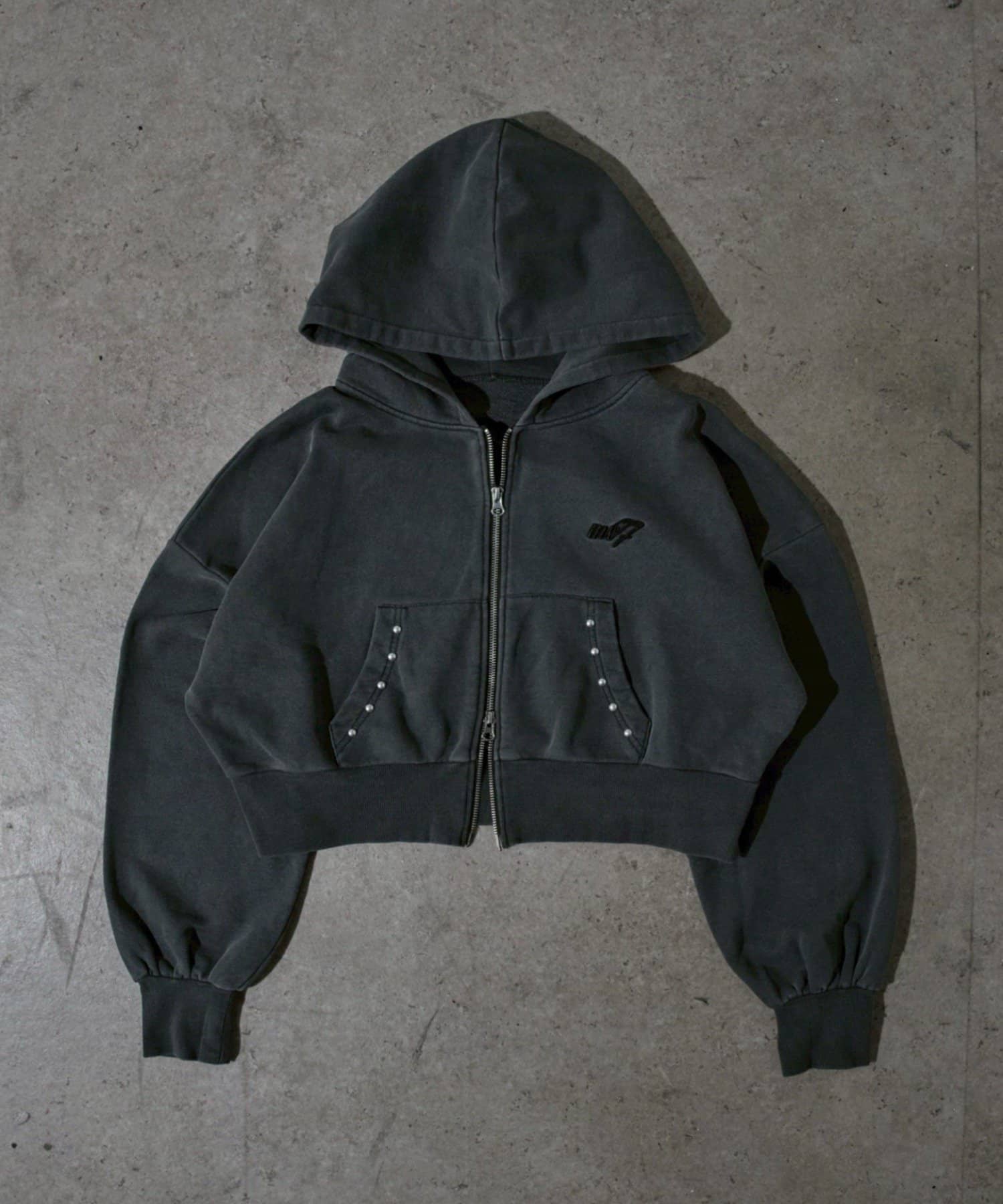 Remind me and forever(リマインドミーアンドフォーエバー) 【Mavie..7】スタッズ付裏毛パーカー