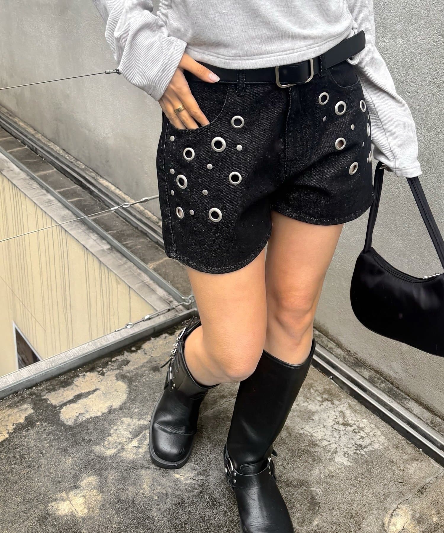 WHO’S WHO gallery(フーズフーギャラリー) EYELET DENIM SHORTS