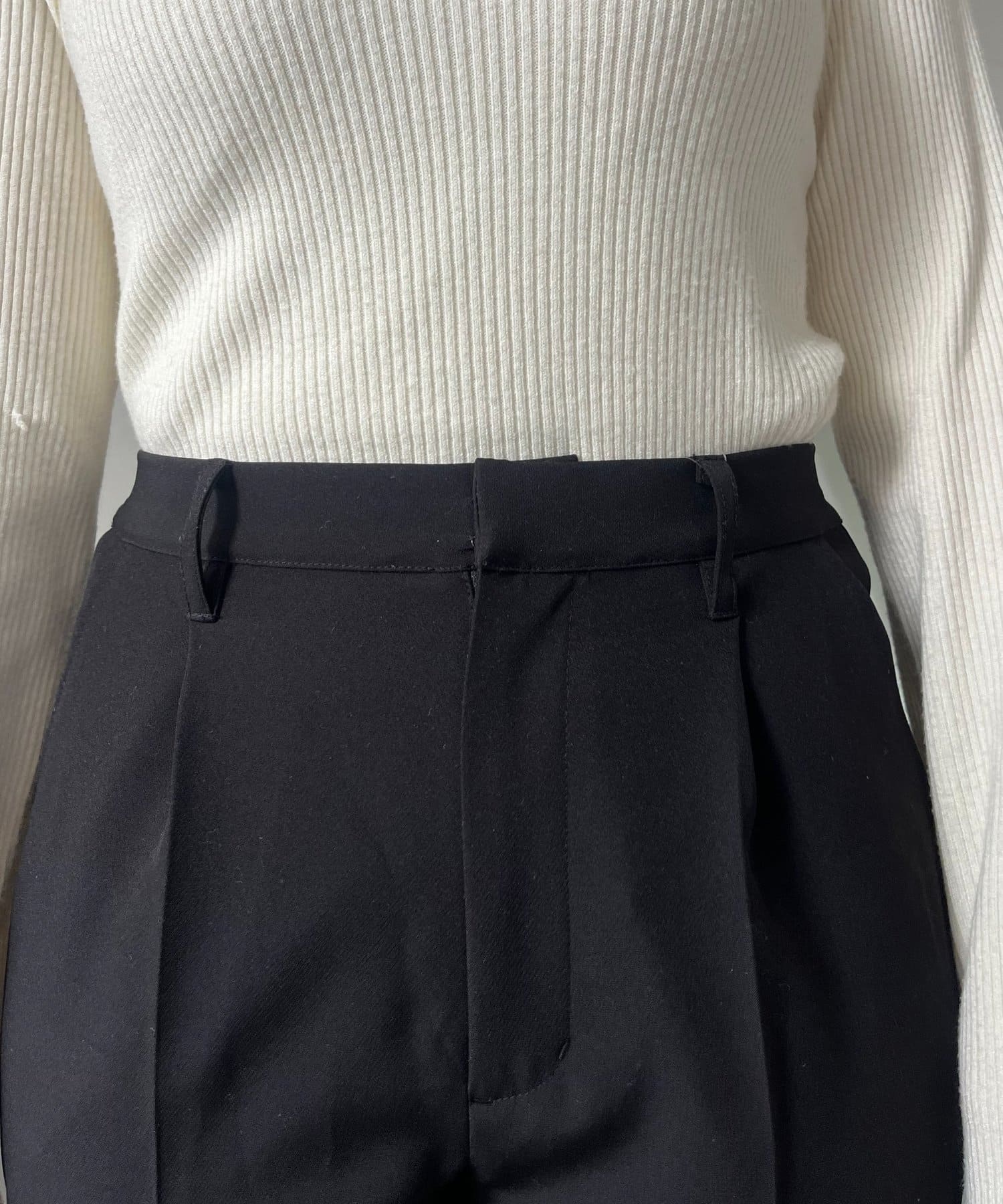 prose verse(プロズヴェール) 【パール付き】スリムテーパードパンツ