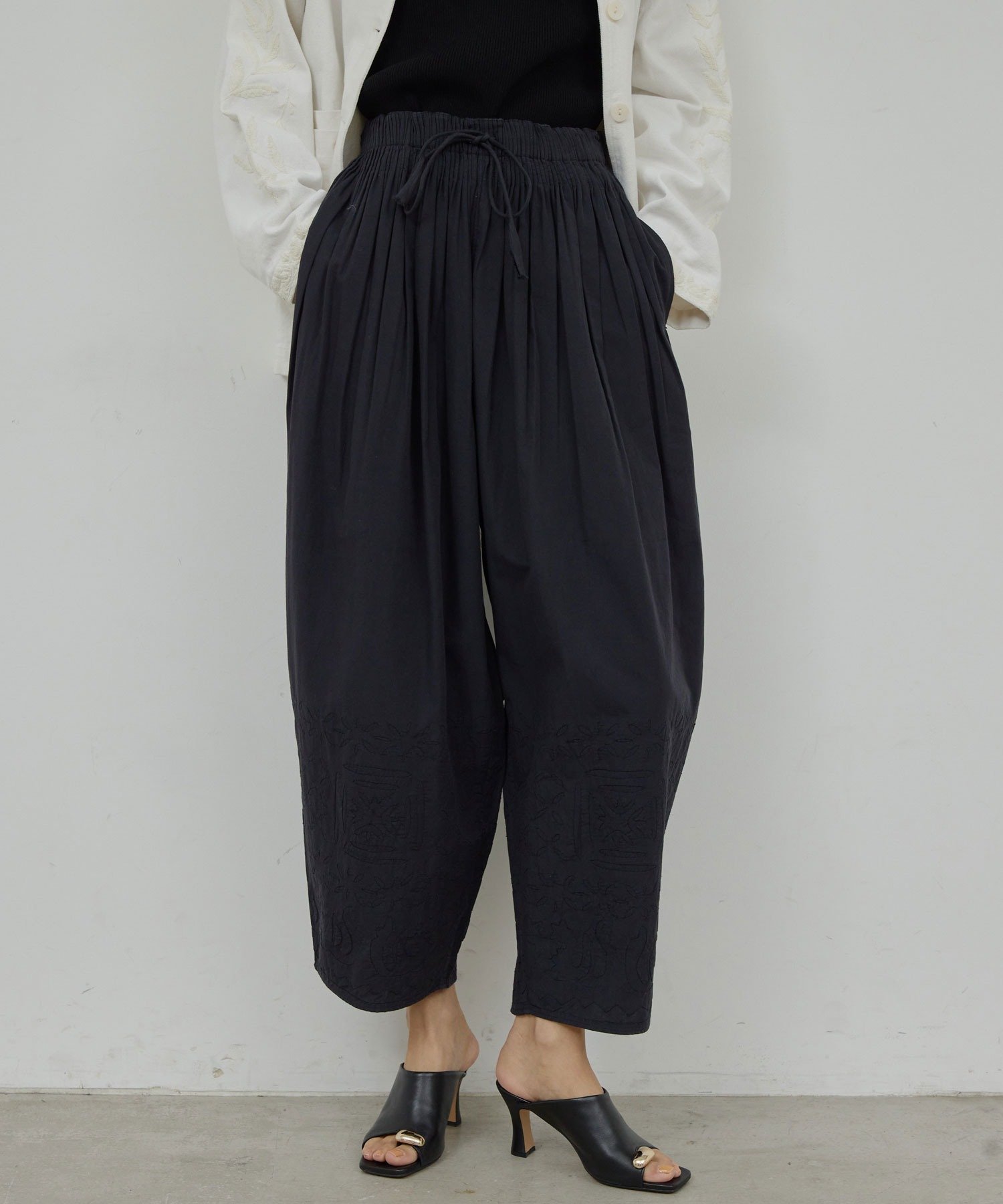 GALLARDAGALANTE(ガリャルダガランテ) 【1/1(木)12:00～予約開始】【Dhritië】ギャザーワイドパンツ