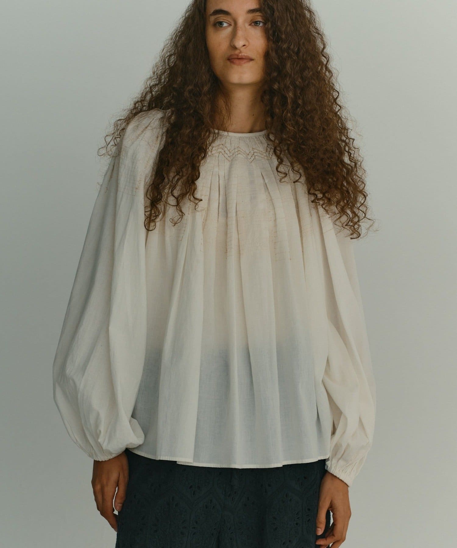 GALLARDAGALANTE(ガリャルダガランテ) 【1/1(木)12:00～予約開始】【Dhritië】刺繍ブラウス