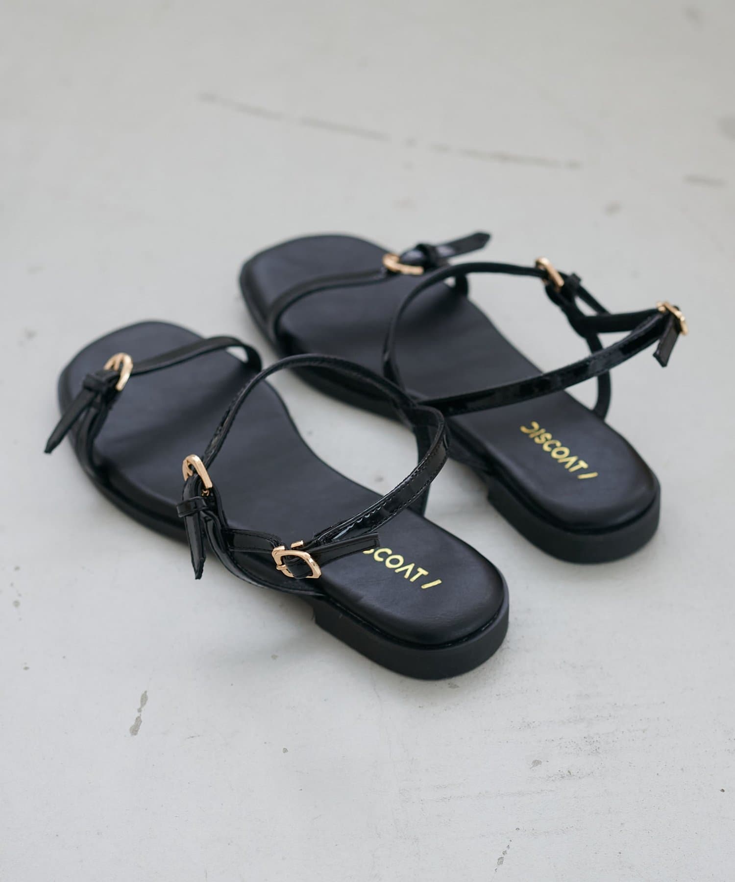 DISCOAT(ディスコート) フラットナローラインサンダル