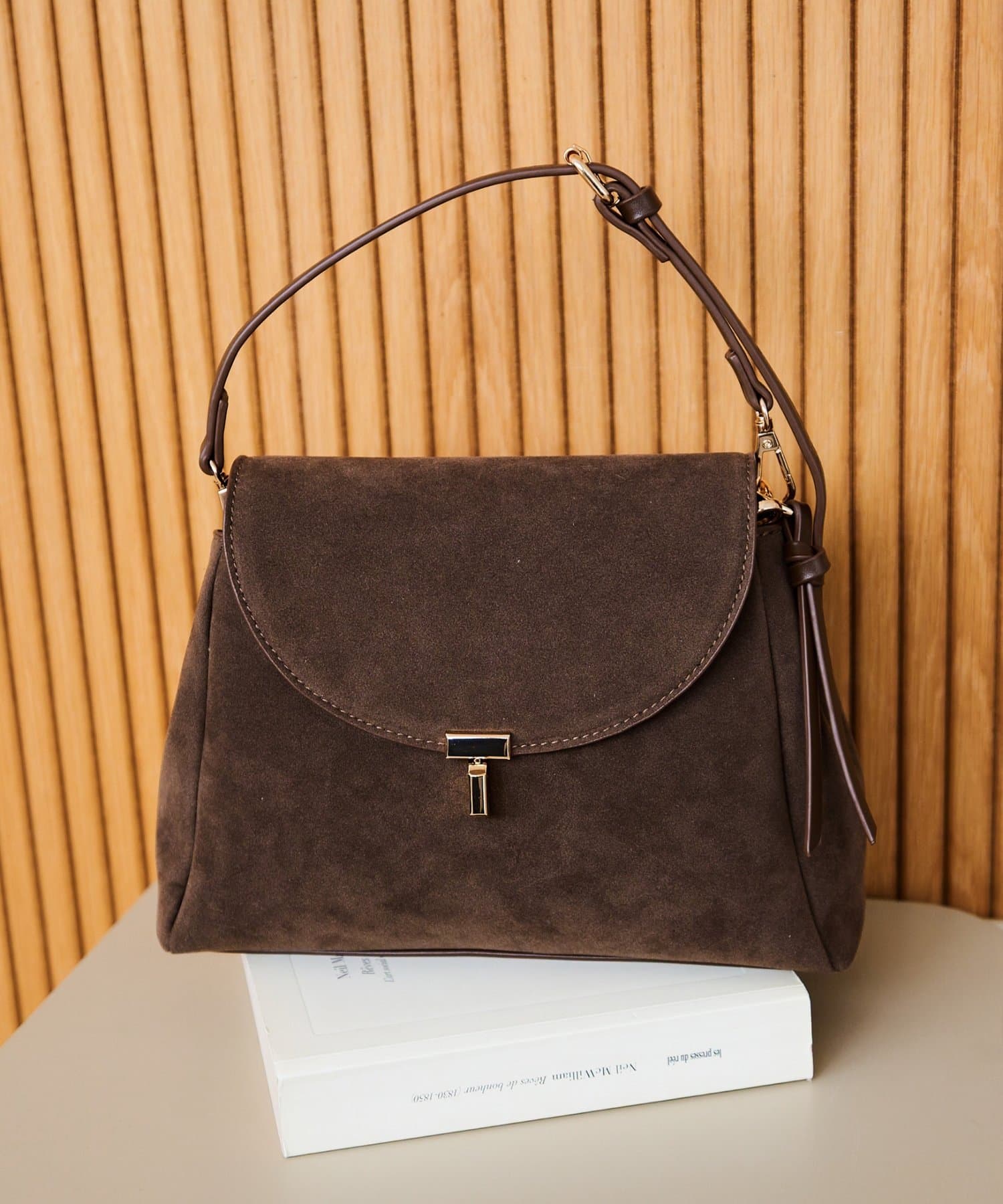 DISCOAT(ディスコート) 【Noka】金具使いフラップショルダー