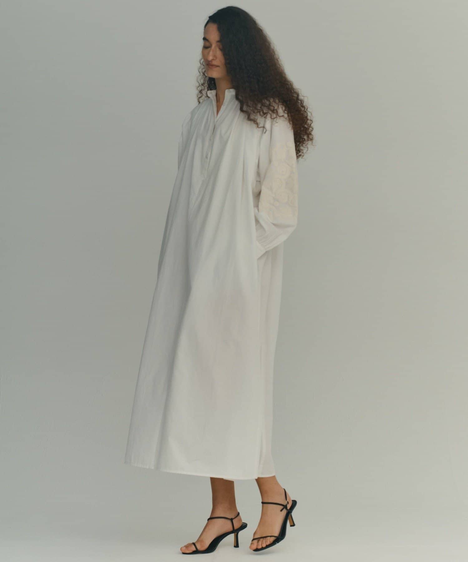 GALLARDAGALANTE(ガリャルダガランテ) 【1/1(木)12:00~予約開始】【Dhritië】刺繍スリーブワンピース