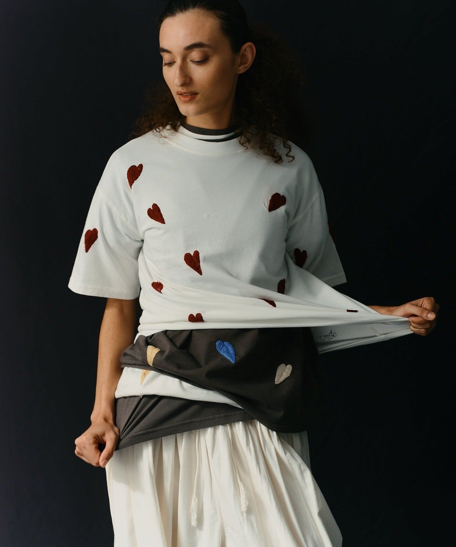 GALLARDAGALANTE(ガリャルダガランテ) 【1/1(木)12:00～予約開始】【Dhritië】リーフ刺繍Tee