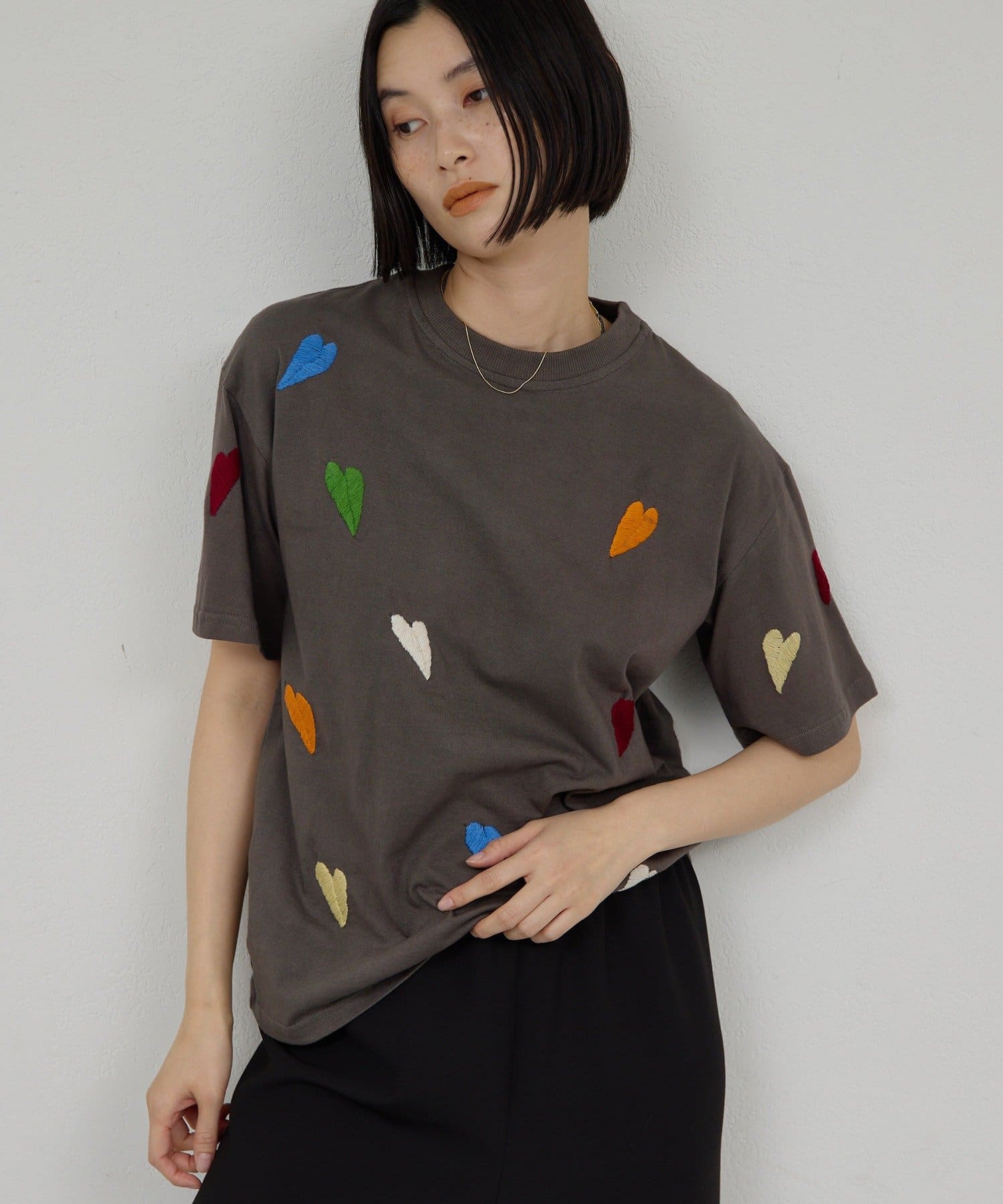 GALLARDAGALANTE(ガリャルダガランテ) 【1/1(木)12:00～予約開始】【Dhritië】リーフ刺繍Tee