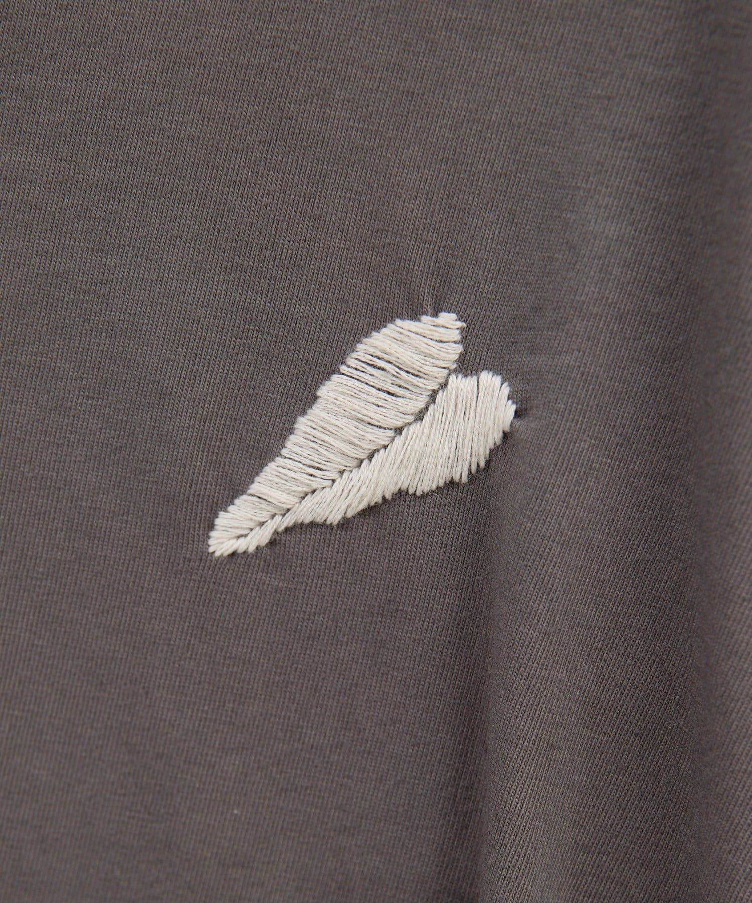 GALLARDAGALANTE(ガリャルダガランテ) 【1/1(木)12:00～予約開始】【Dhritië】リーフ刺繍Tee