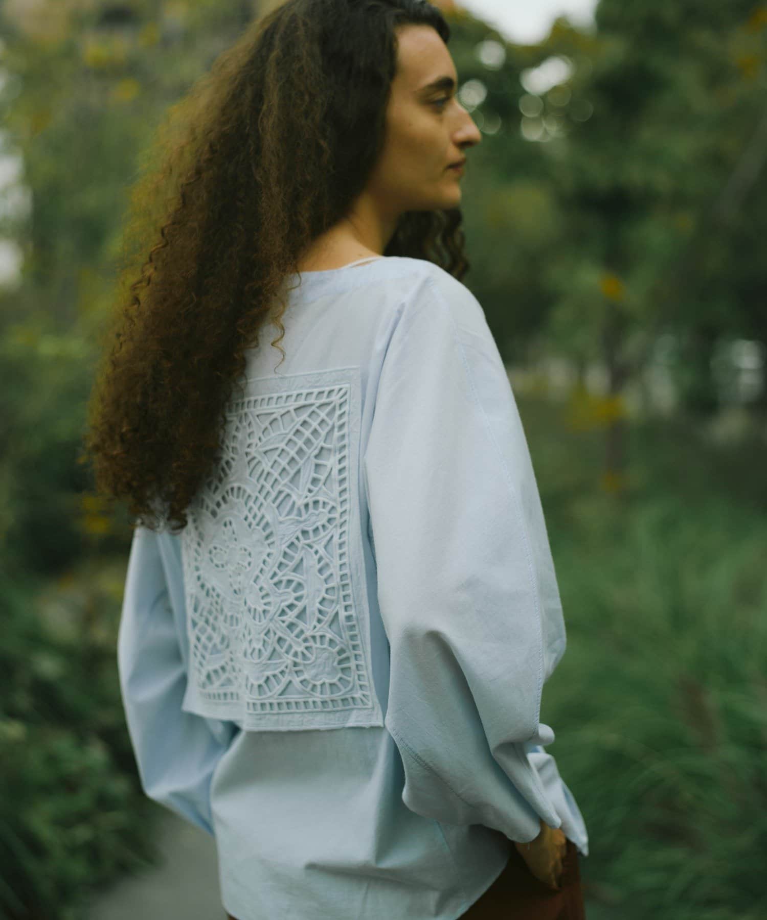 GALLARDAGALANTE(ガリャルダガランテ) 【1/1(木)12:00～予約開始】【Dhritië】バックレースシャツ