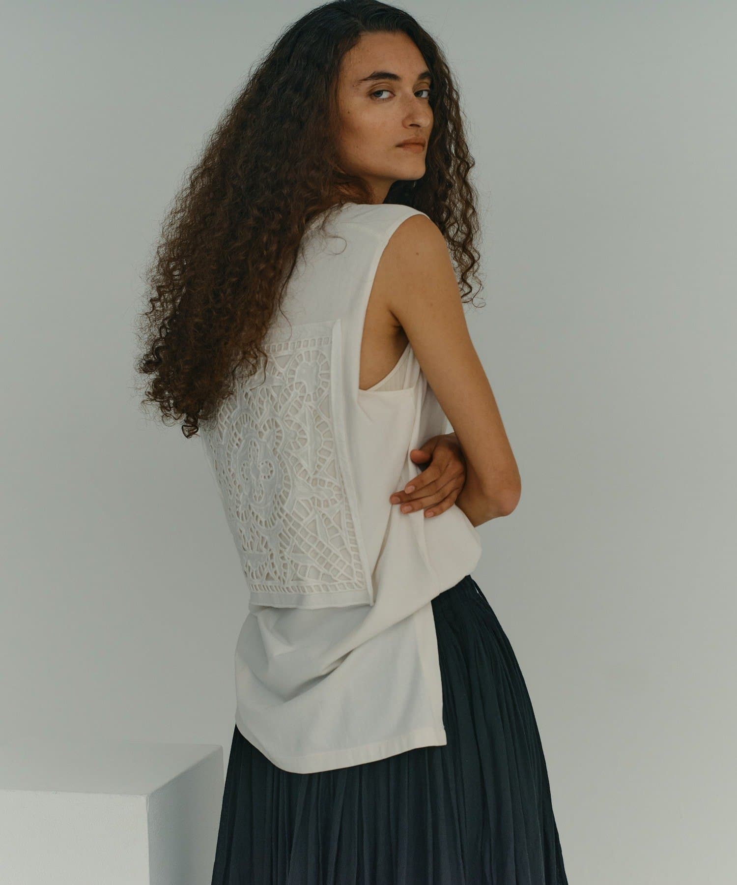 GALLARDAGALANTE(ガリャルダガランテ) 【1/1(木)12:00～予約開始】【Dhritië】レースノースリーブTee