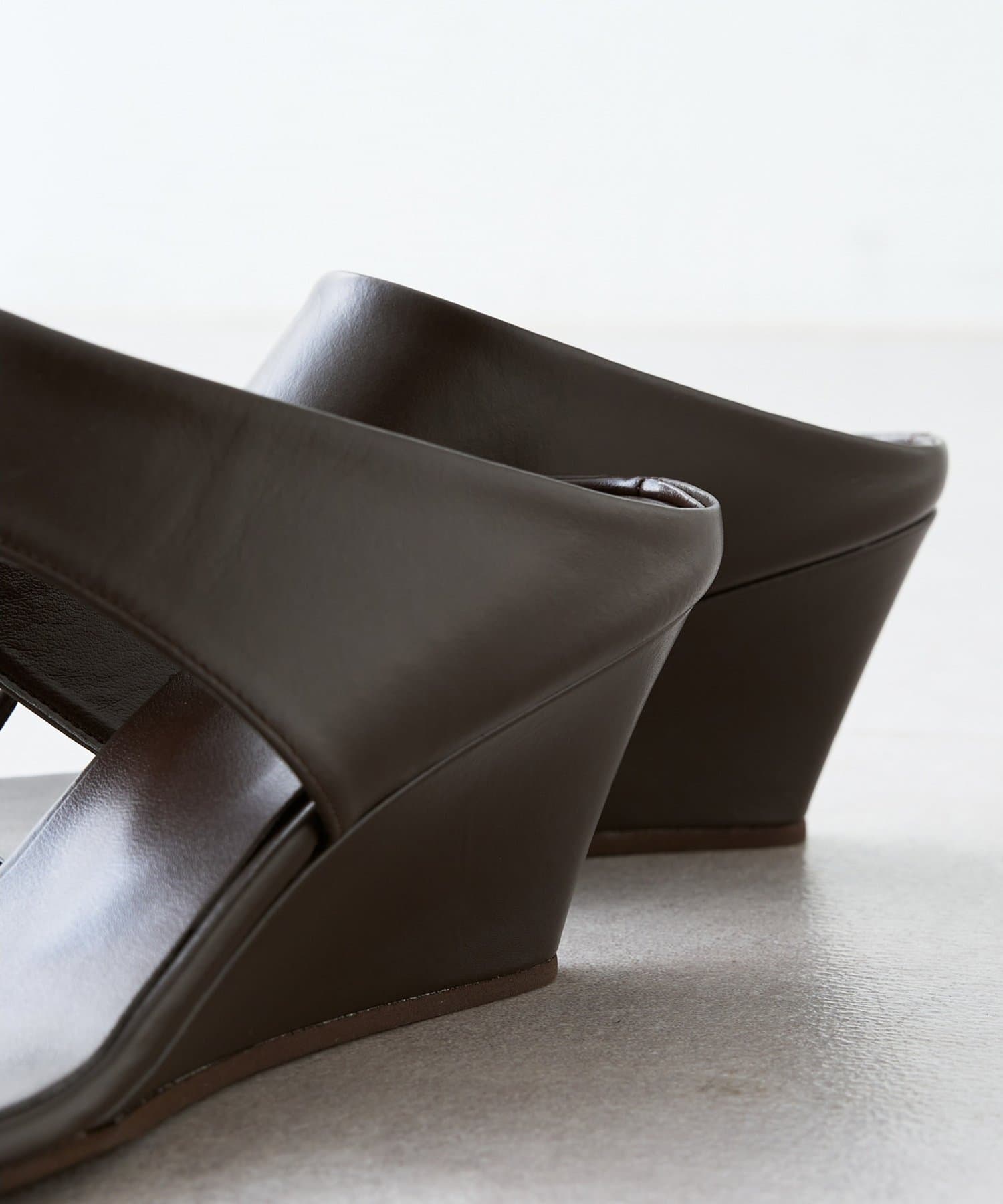 Whim Gazette(ウィム ガゼット) 【Hoaw.】ウェッジトングサンダル