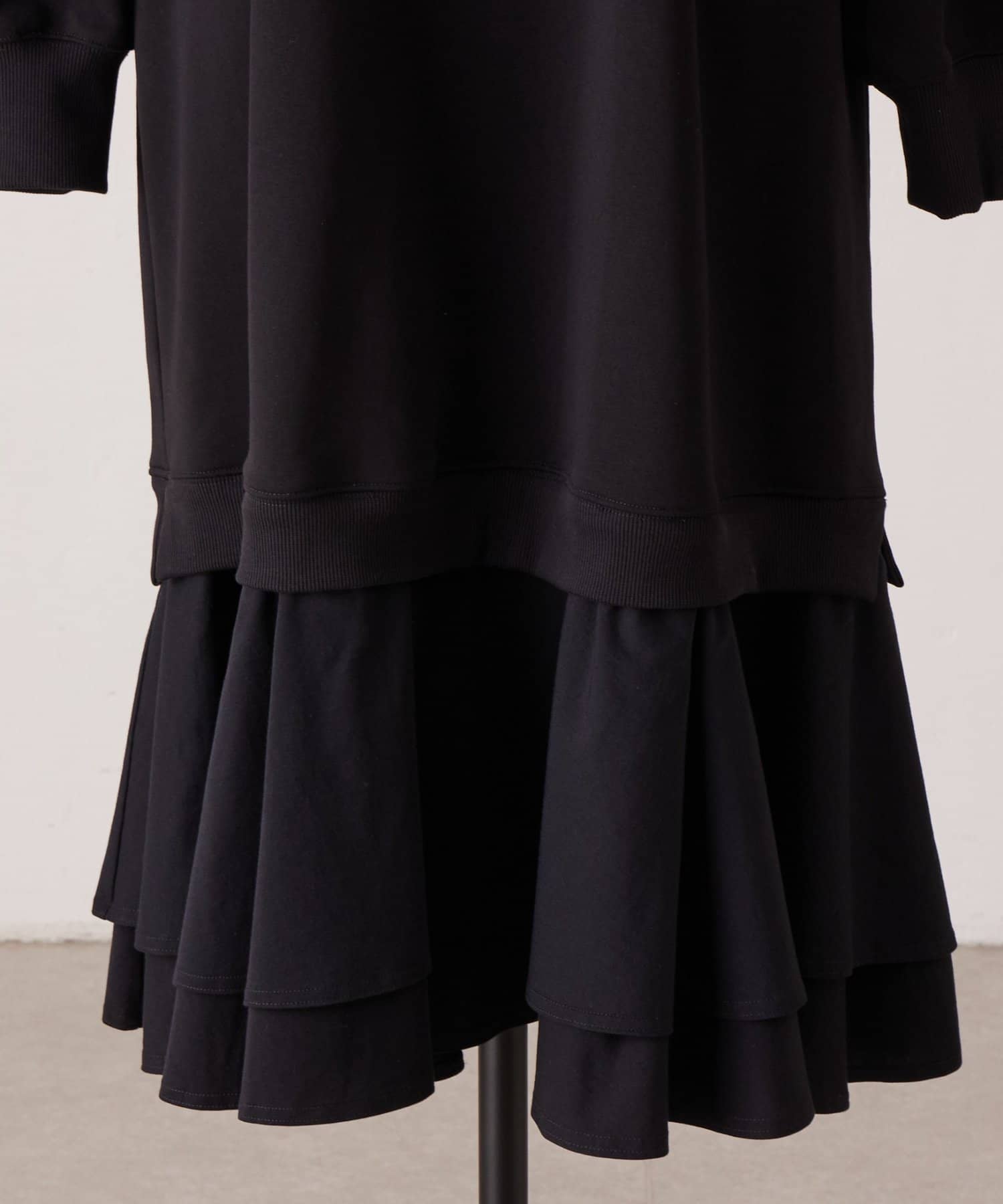 BEARDSLEY(ビアズリー) 裾フリル裏毛ワンピース