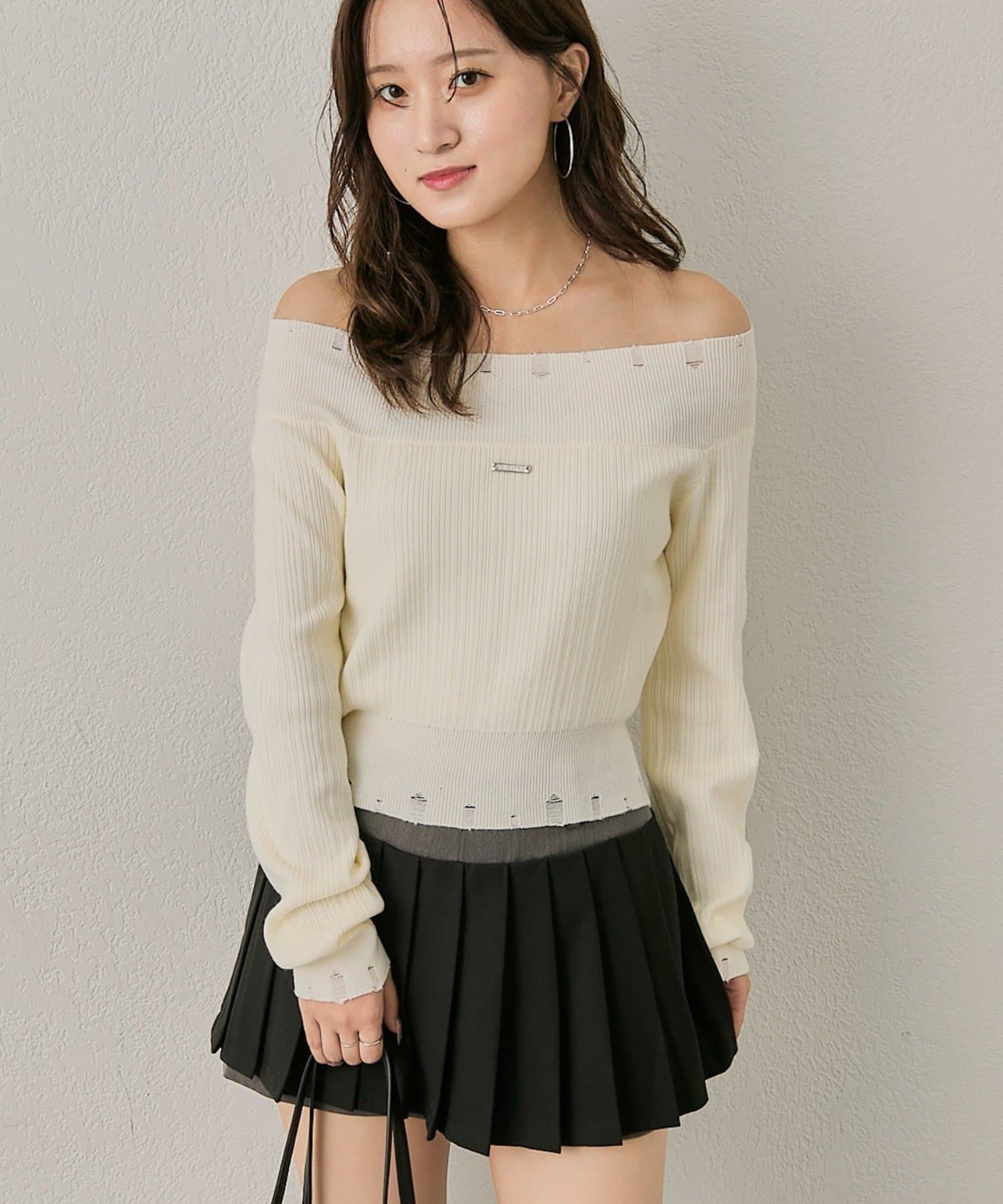 mline(エムライン) [mline]プレート オフショルニット